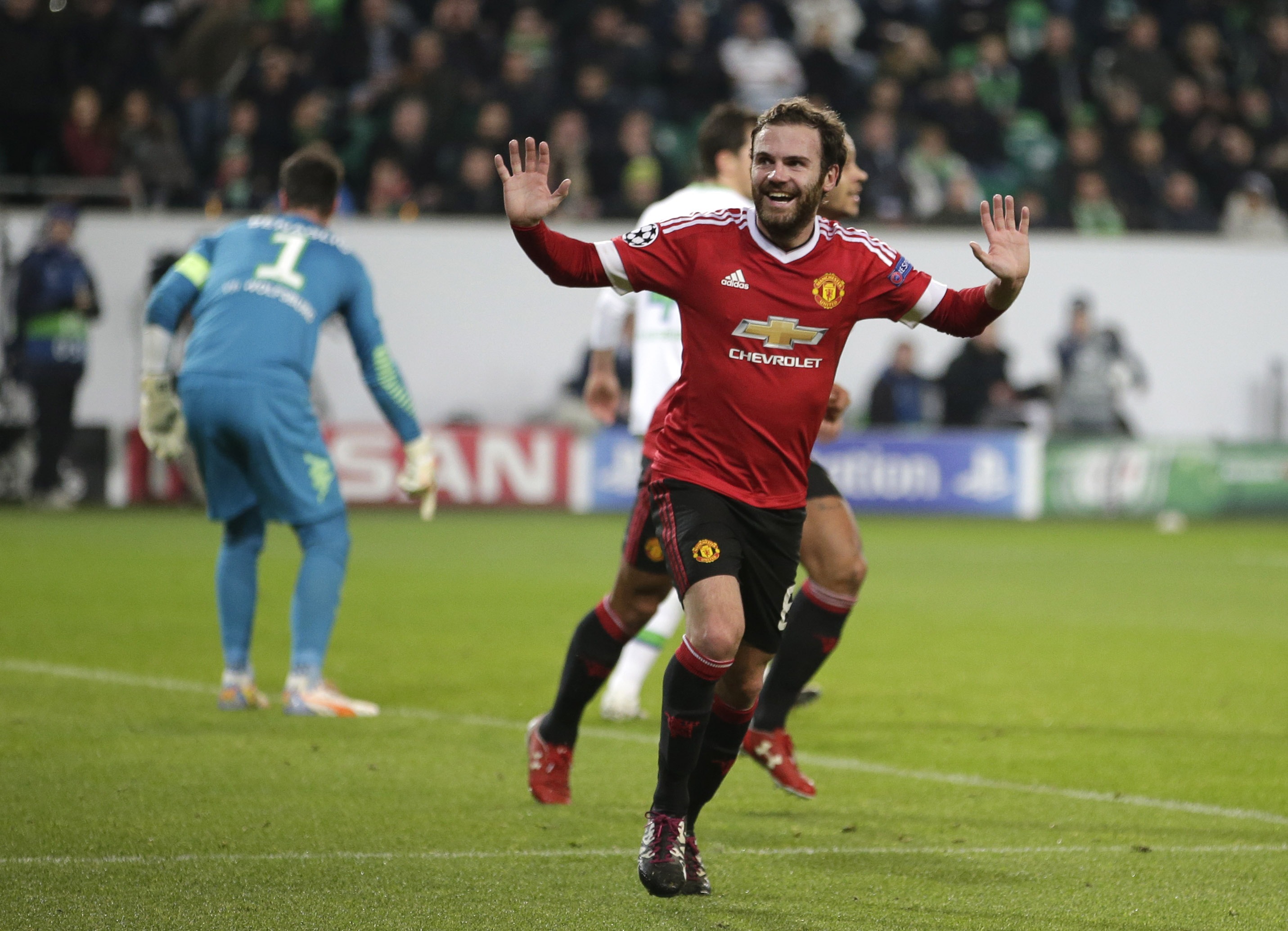 Wolfsburg beats Man United 3-2 in Champions League