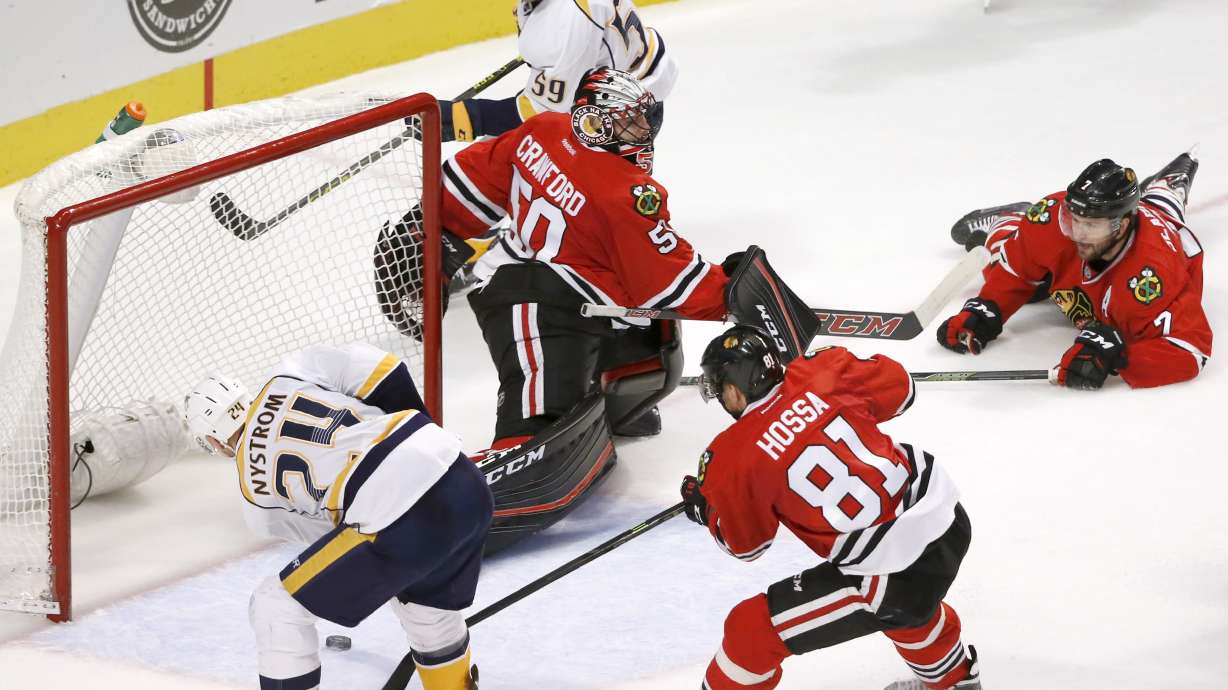 Kane extends point streak as Blackhawks beat Predators 4-1