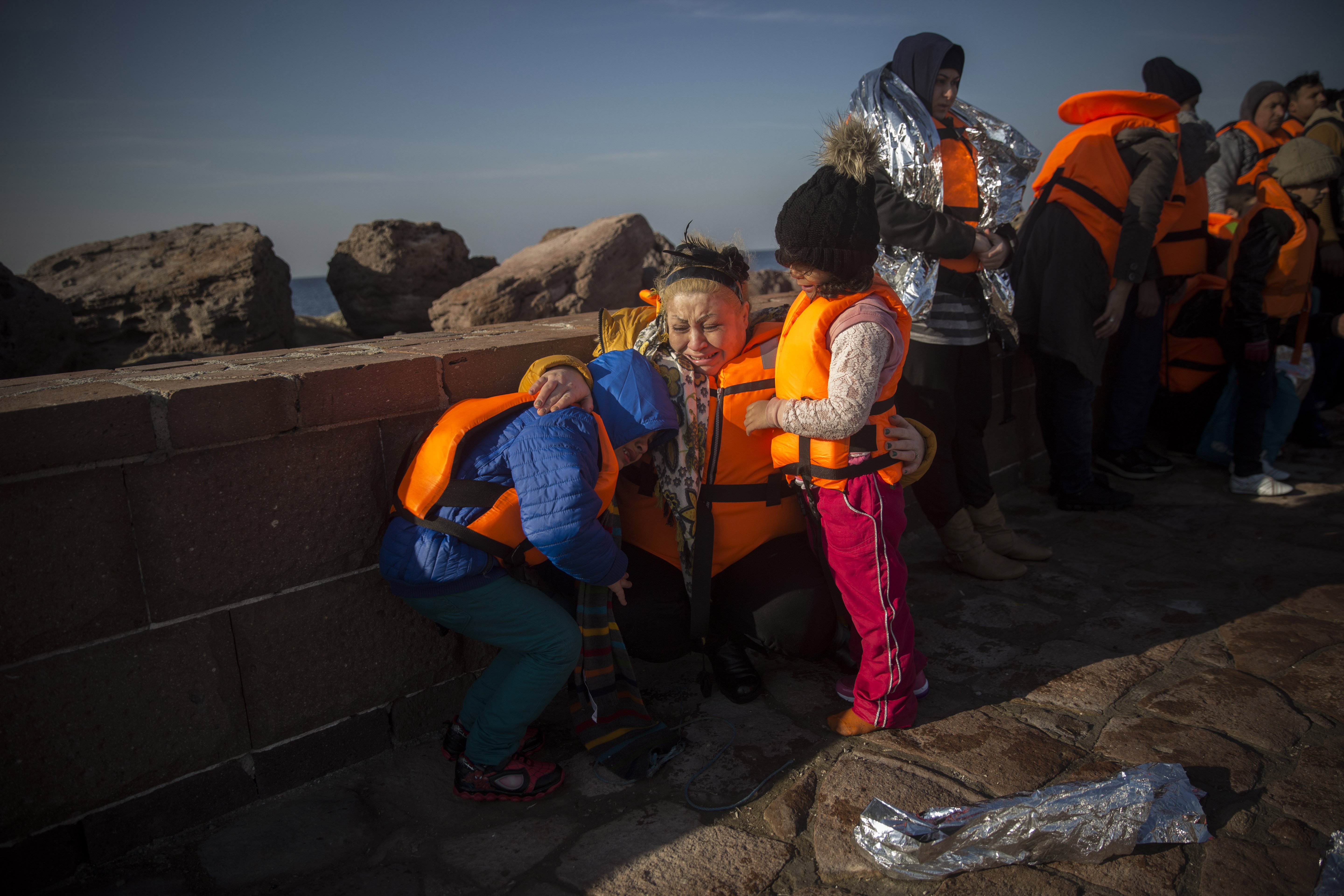 The Latest: UN: nearly 770,000 people enter Greece in 2015
