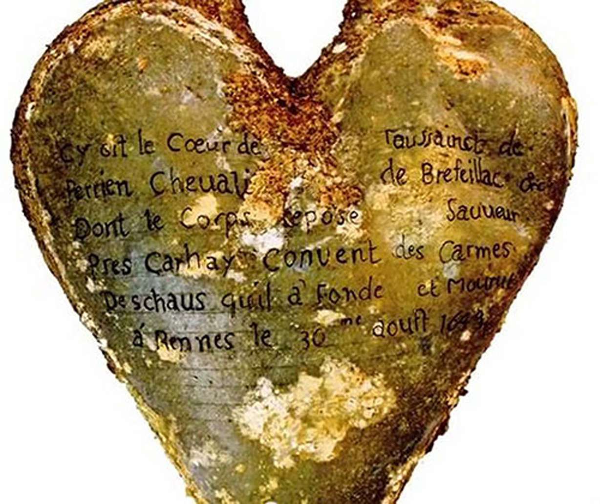 Heart-shaped lead urn with an inscription identifying the contents as the heart of Toussaint Perrien, Knight of Brefeillac. Photo: Rozenn Colleter, Ph.D./INRAP