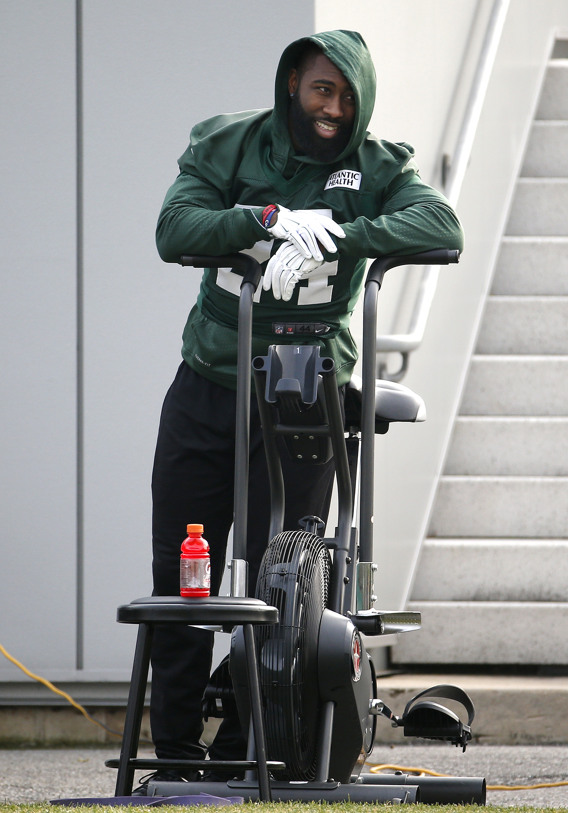 Jets' Revis (concussion) rejoins team at practice