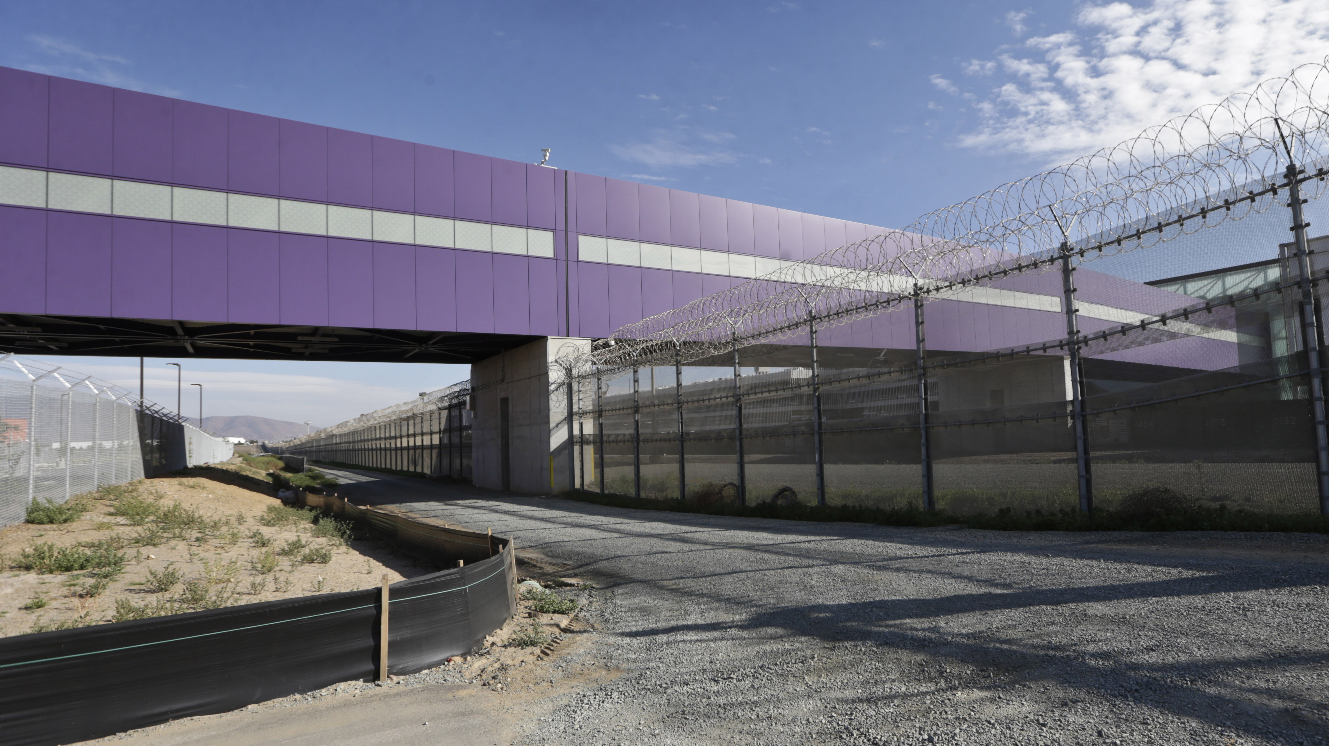 Airport spanning California, Mexico welcomes 1st fliers