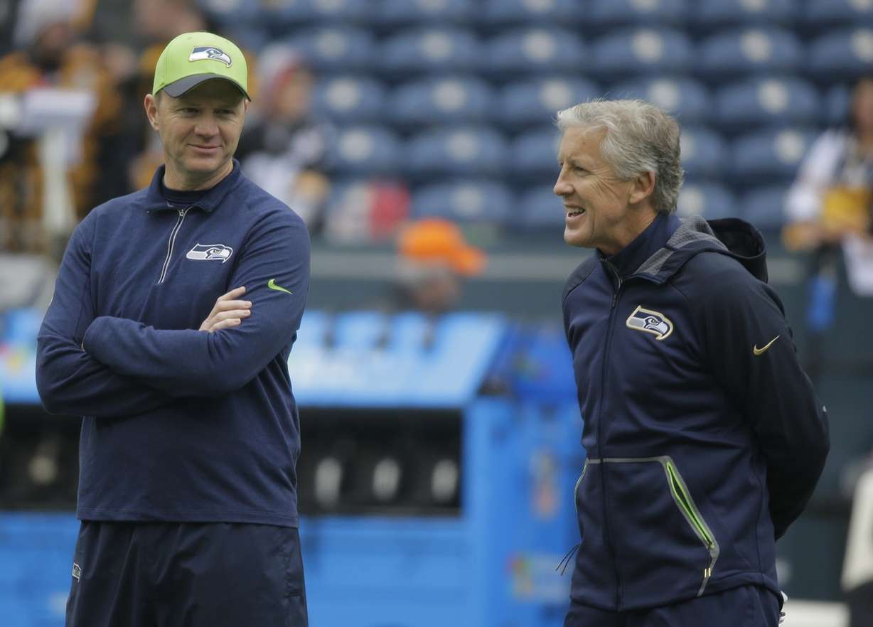 Seattle Seahawks head coach Pete Carroll, right, stands with offensive coordinator Darrell Bevell before an NFL football game against the Pittsburgh Steelers, Nov. 29, 2015, in Seattle. (AP Photo/Ted S. Warren) (Photo: Ted S. Warren, AP Photo)