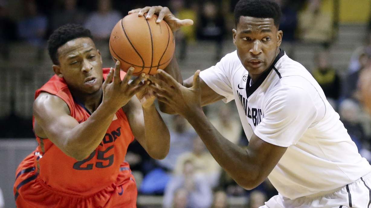 Pollard scores 21 as Dayton upsets No. 21 Vanderbilt 72-67