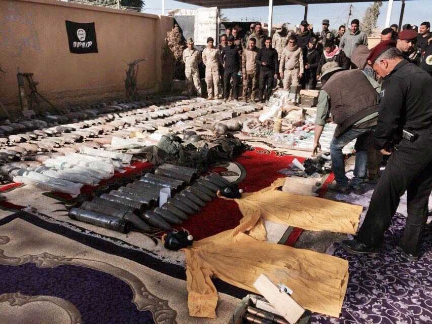 IS destroys bridge as Iraqi forces close in on Ramadi