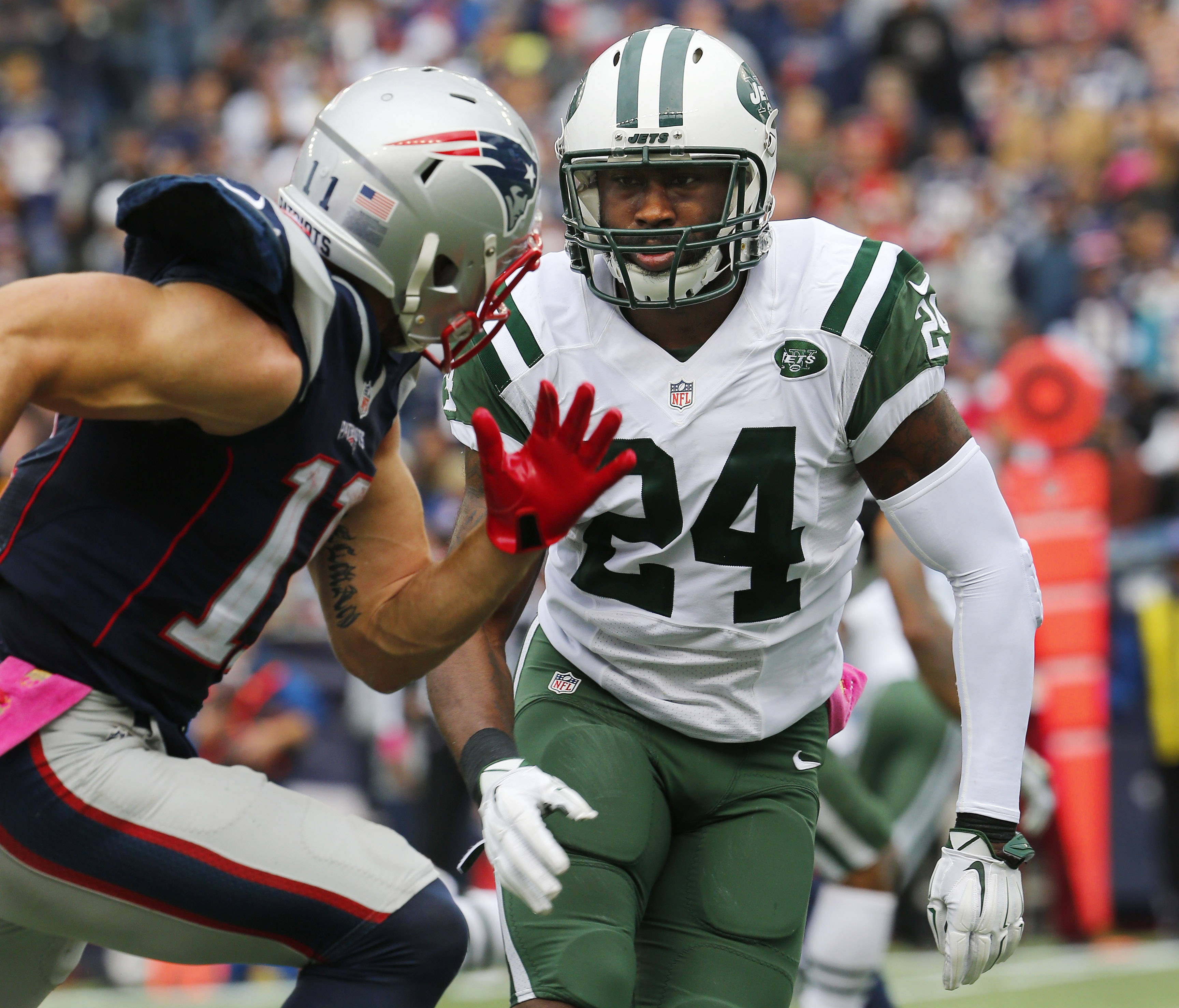 Jets CB Revis fully practices, probable vs Titans