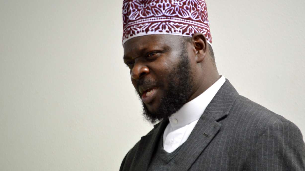 Activists present 'letters of support' to New Mexico mosque