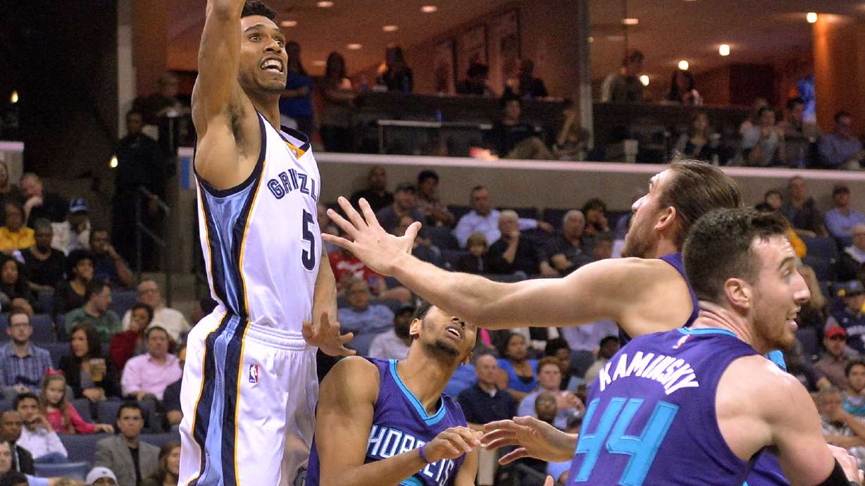 Walker, Batum lead Hornets past Grizzlies 123-99