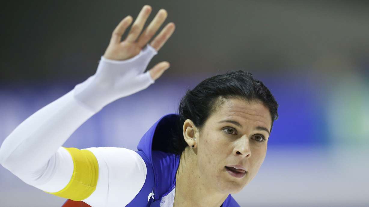 Brittany Bowe wins speedskating World Cup 1,000 meters