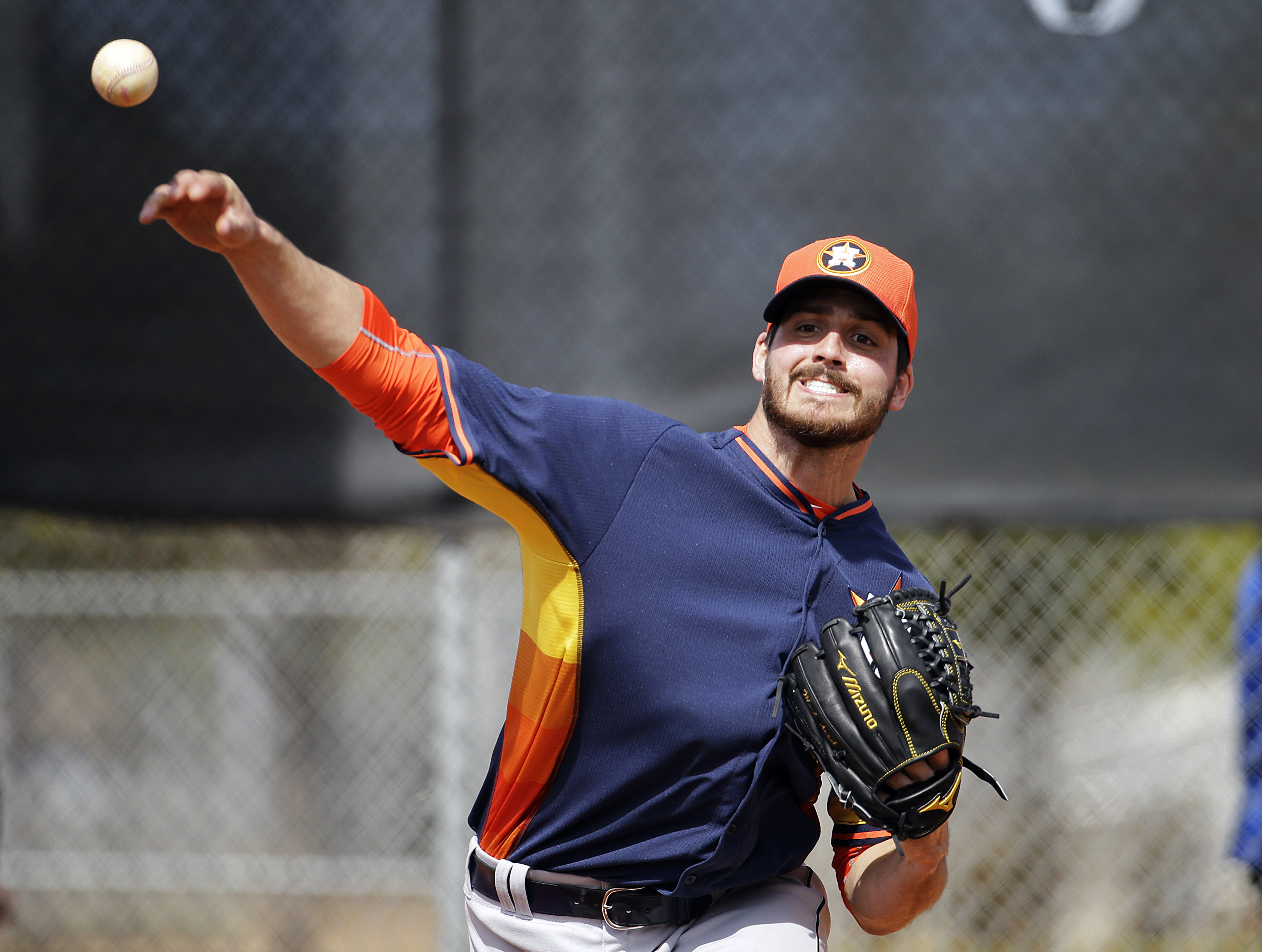 Astros get closer Giles from Phils for top pick Appel