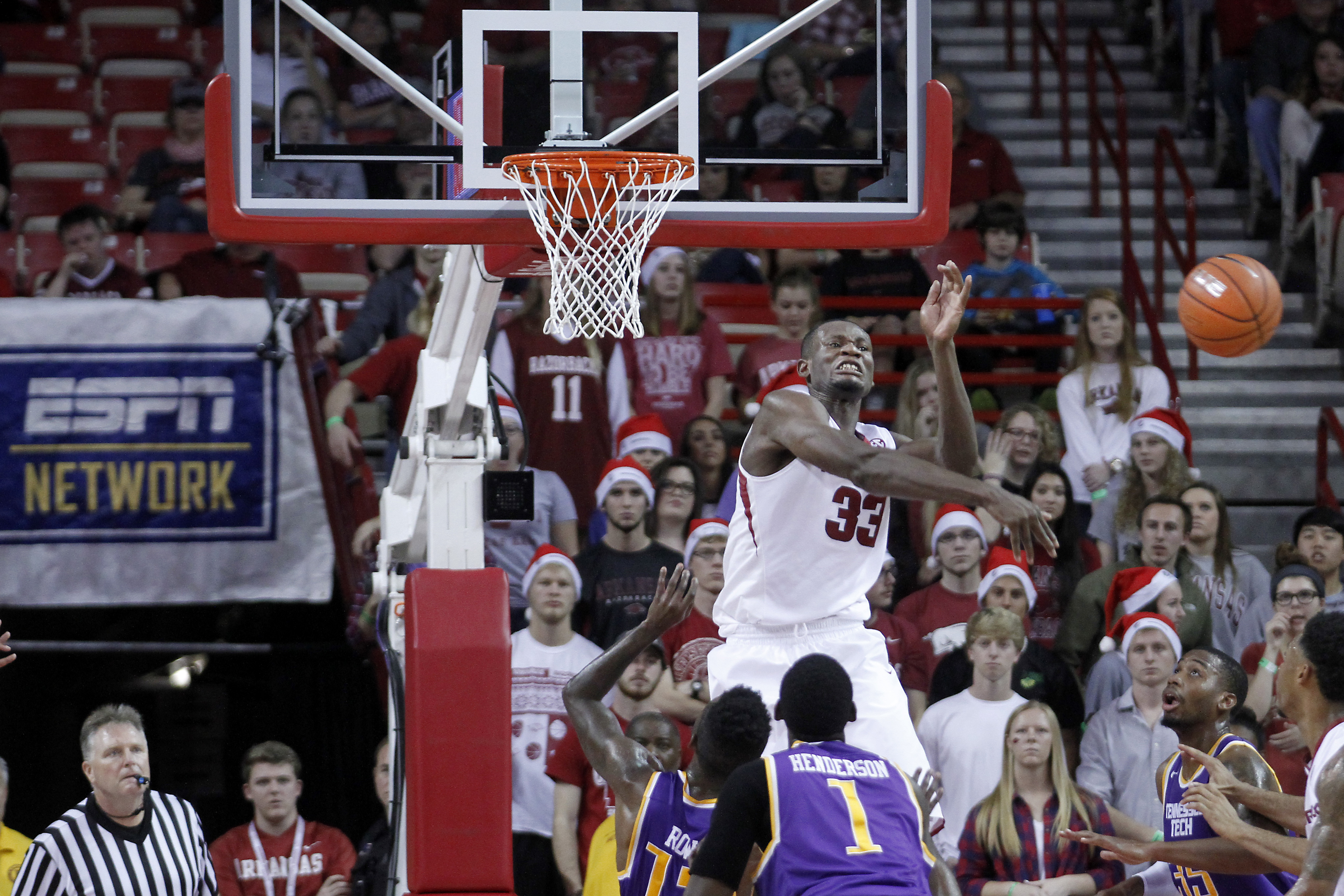 Kingsley's career night leads Arkansas past Tennessee Tech