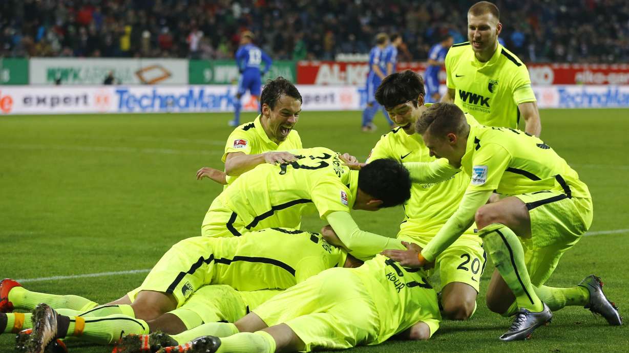 Dortmund beats Frankfurt 4-1 to cut Bayern's Bundesliga lead