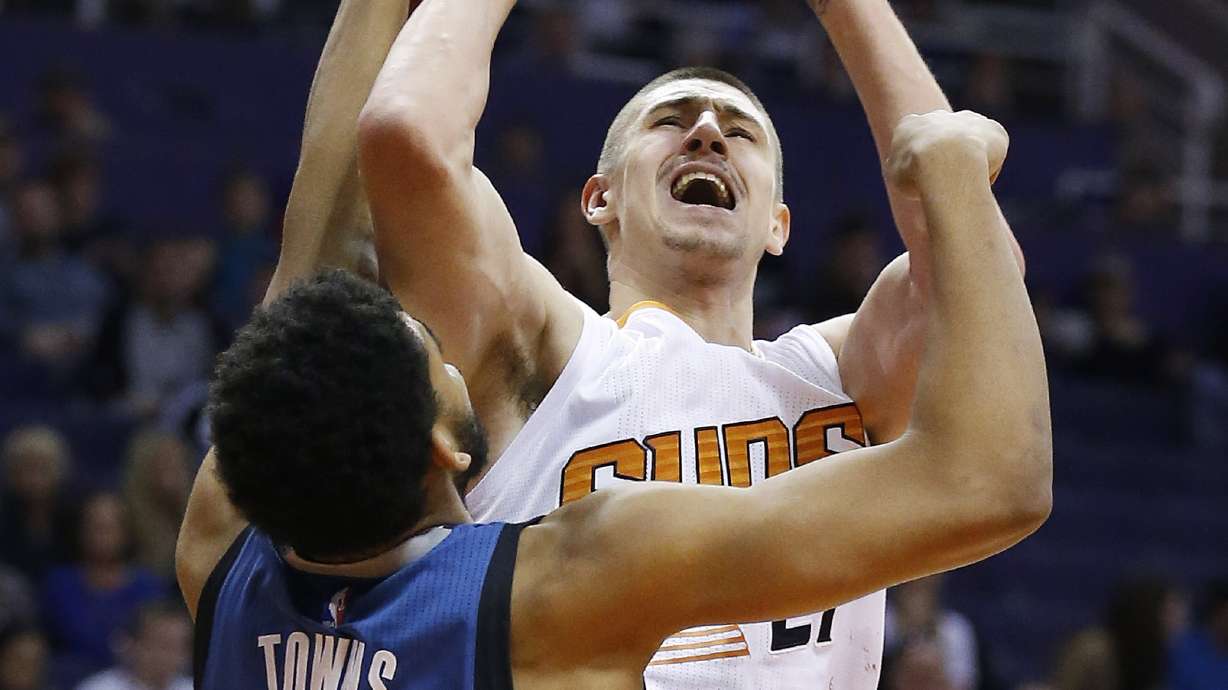 Knight's 25 points lead Suns over Timberwolves 108-101