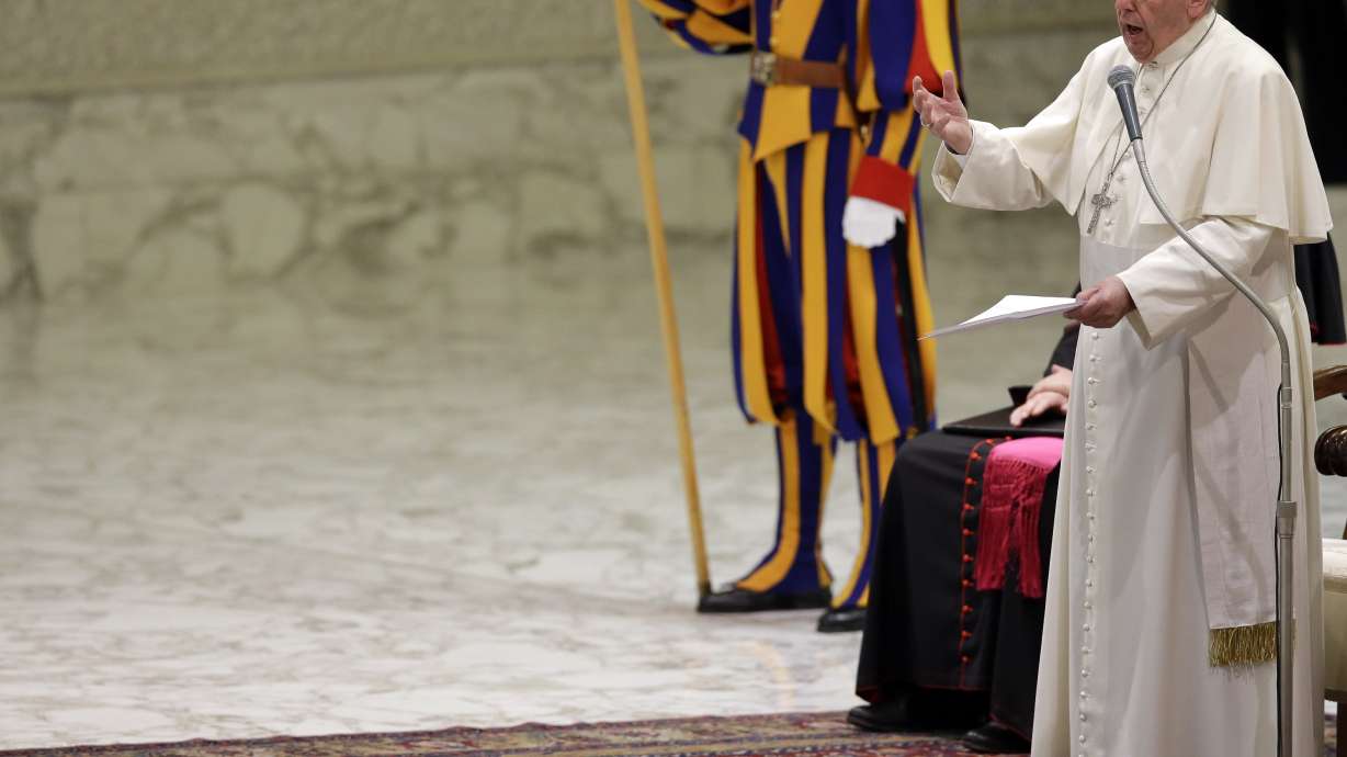 Italy seizes 3,500 fake 'Apostolic Blessings' in Rome