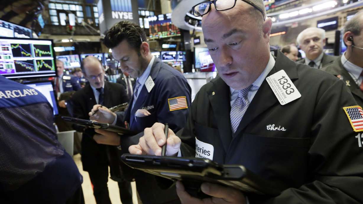 US stocks gain in early trading, Sirius up on Stern deal