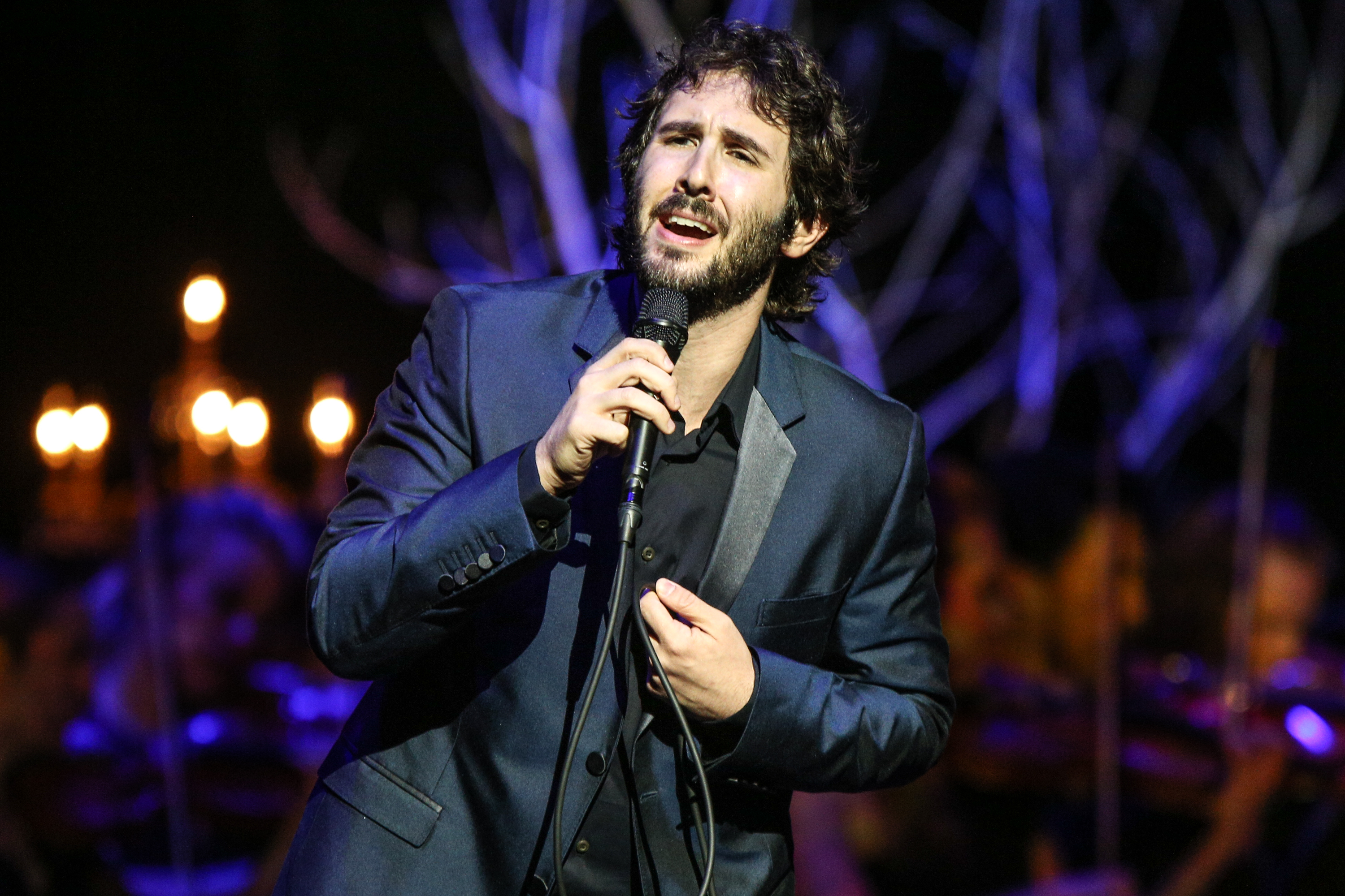 Josh Groban eyes Broadway, says he's in that 'headspace'