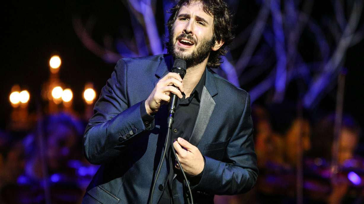 Josh Groban eyes Broadway, says he's in that 'headspace'