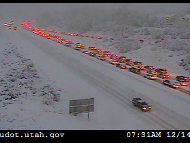 Tormenta de nieve azota Utah: Cortes de luz, cierres escolares, accidentes de tráfico