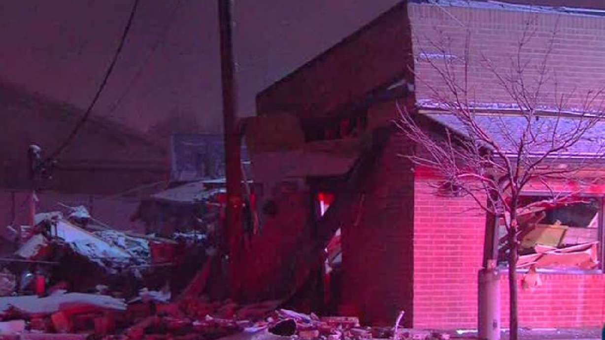 Explosión en Sandy destroza un restaurante