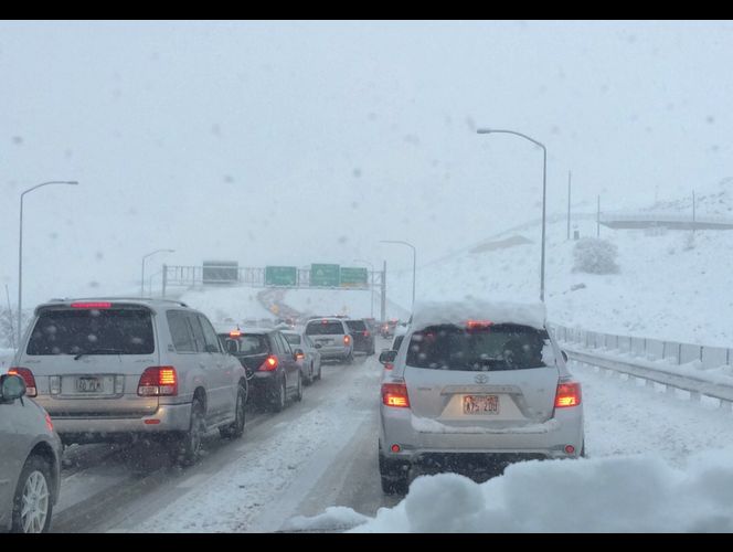 UDOT emite alerta: "evite viajes innecesarios y trabaje desde casa hoy y mañana si puede"