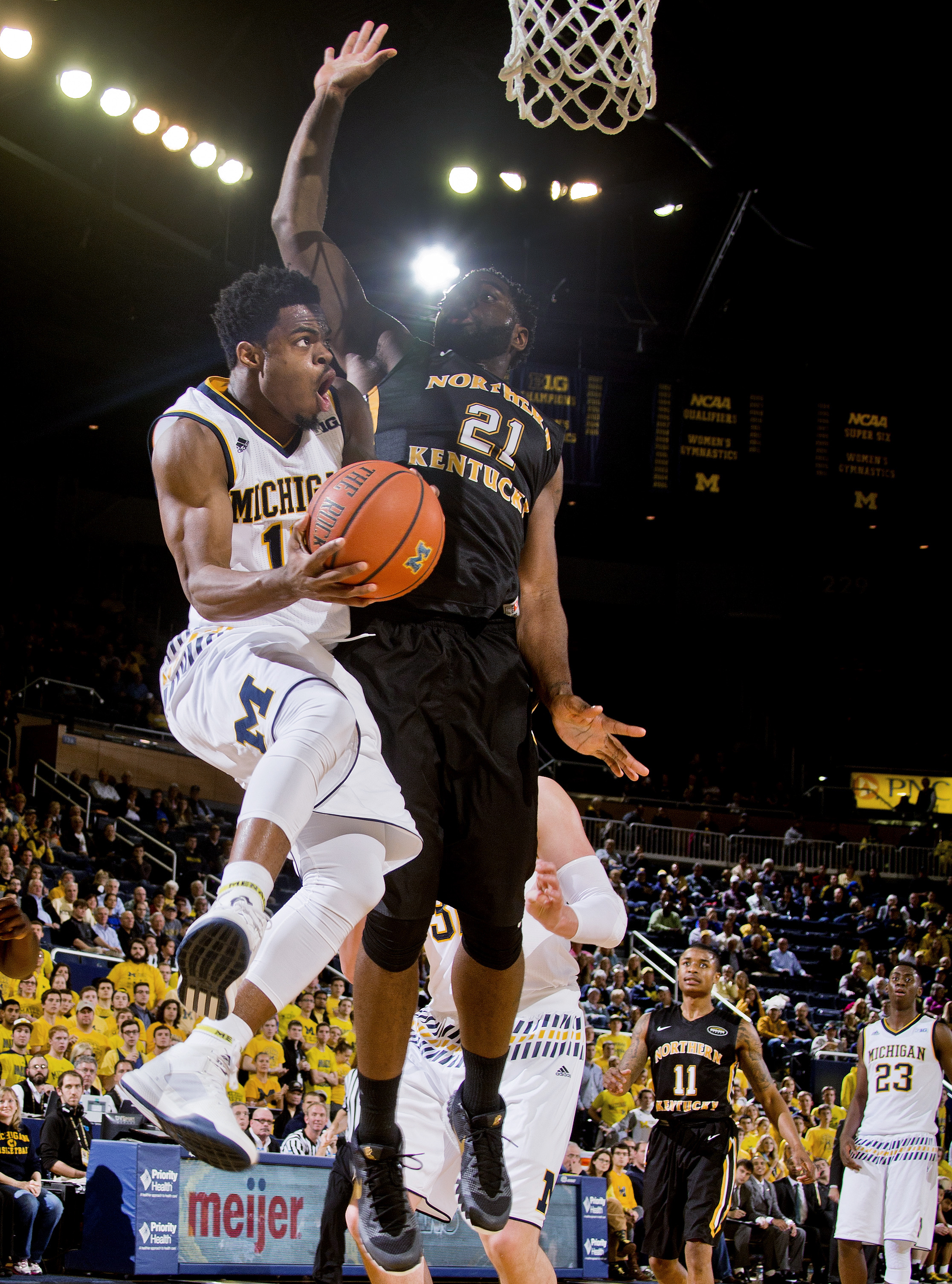 Michigan coasts past Northern Kentucky 77-62