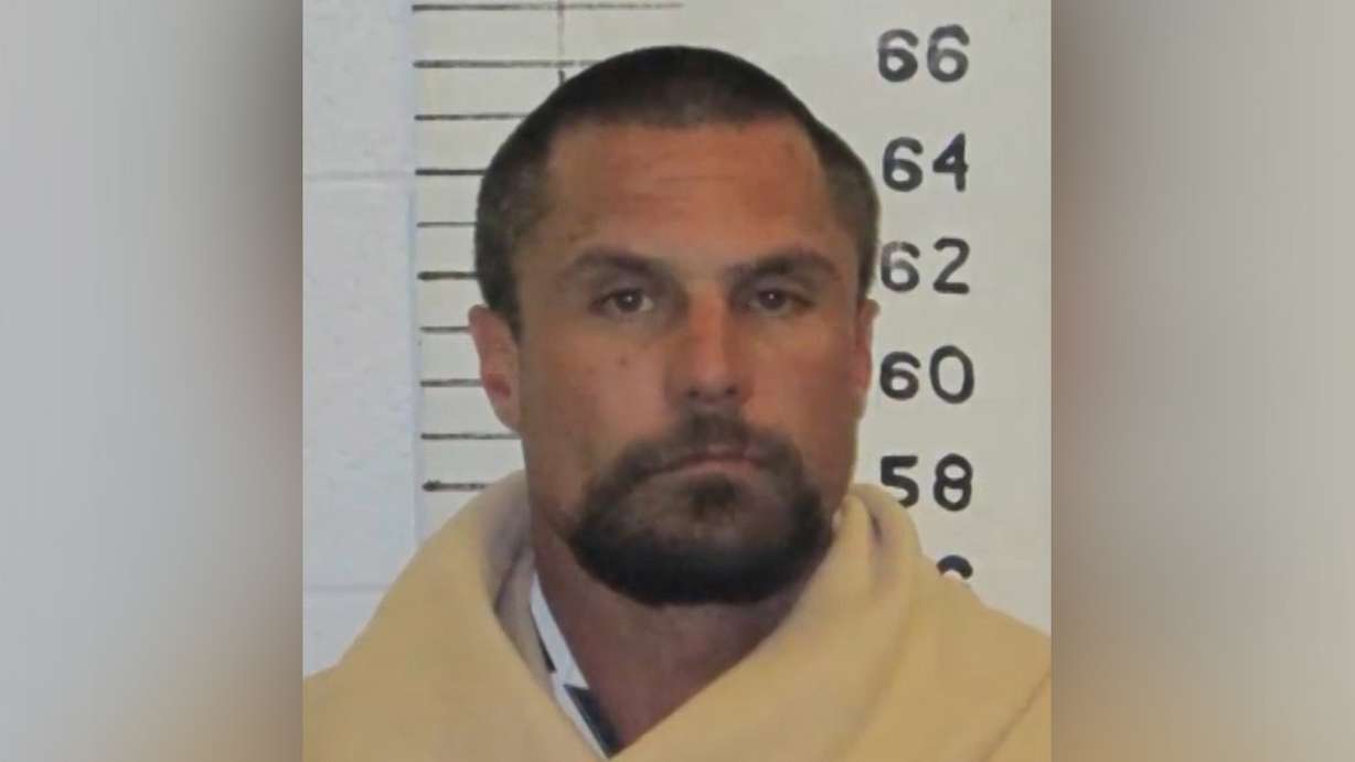 Dashcam shows close call between Richfield officer, man evading arrest