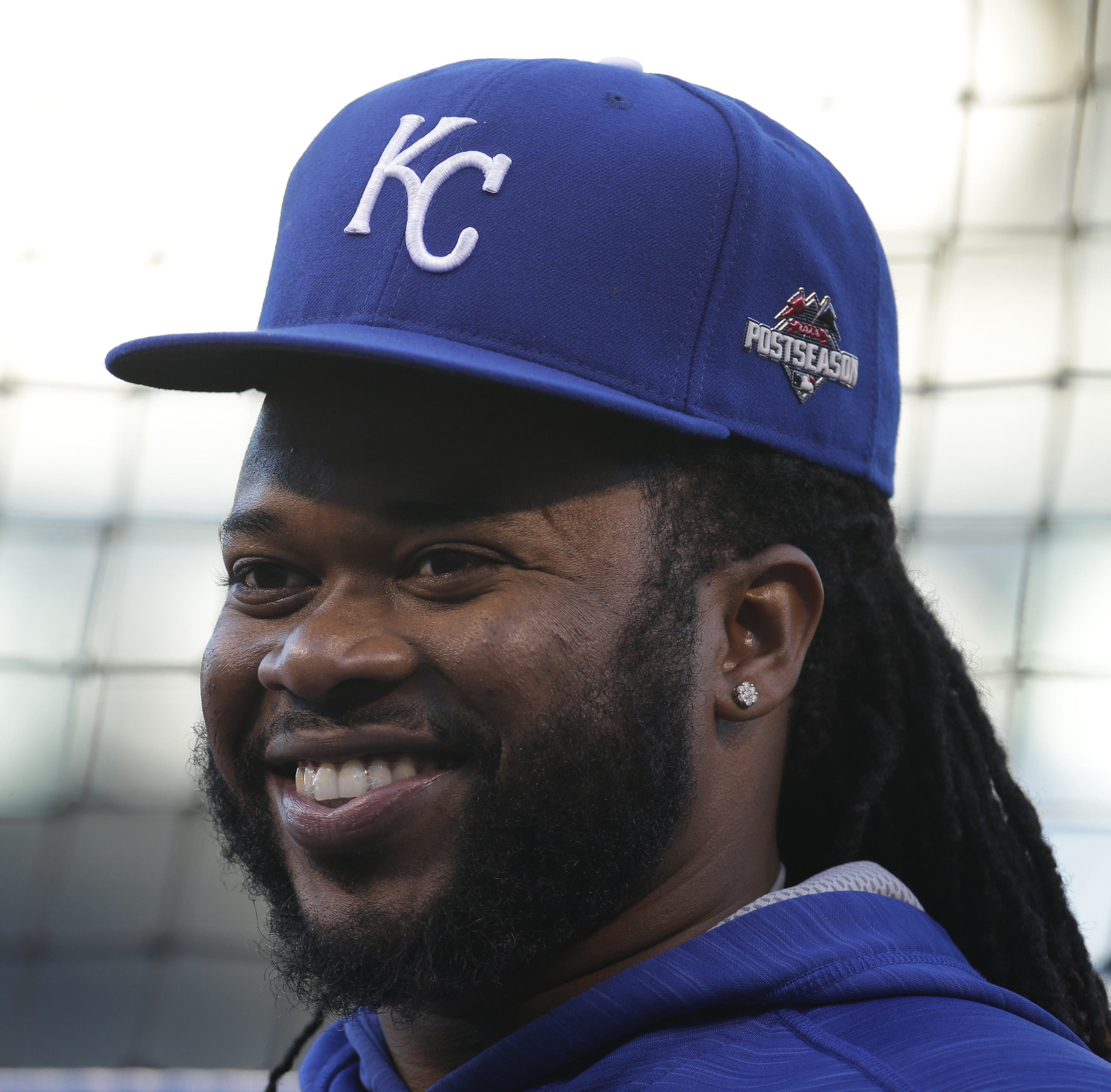Giants finalize 6-year contract with pitcher Johnny Cueto