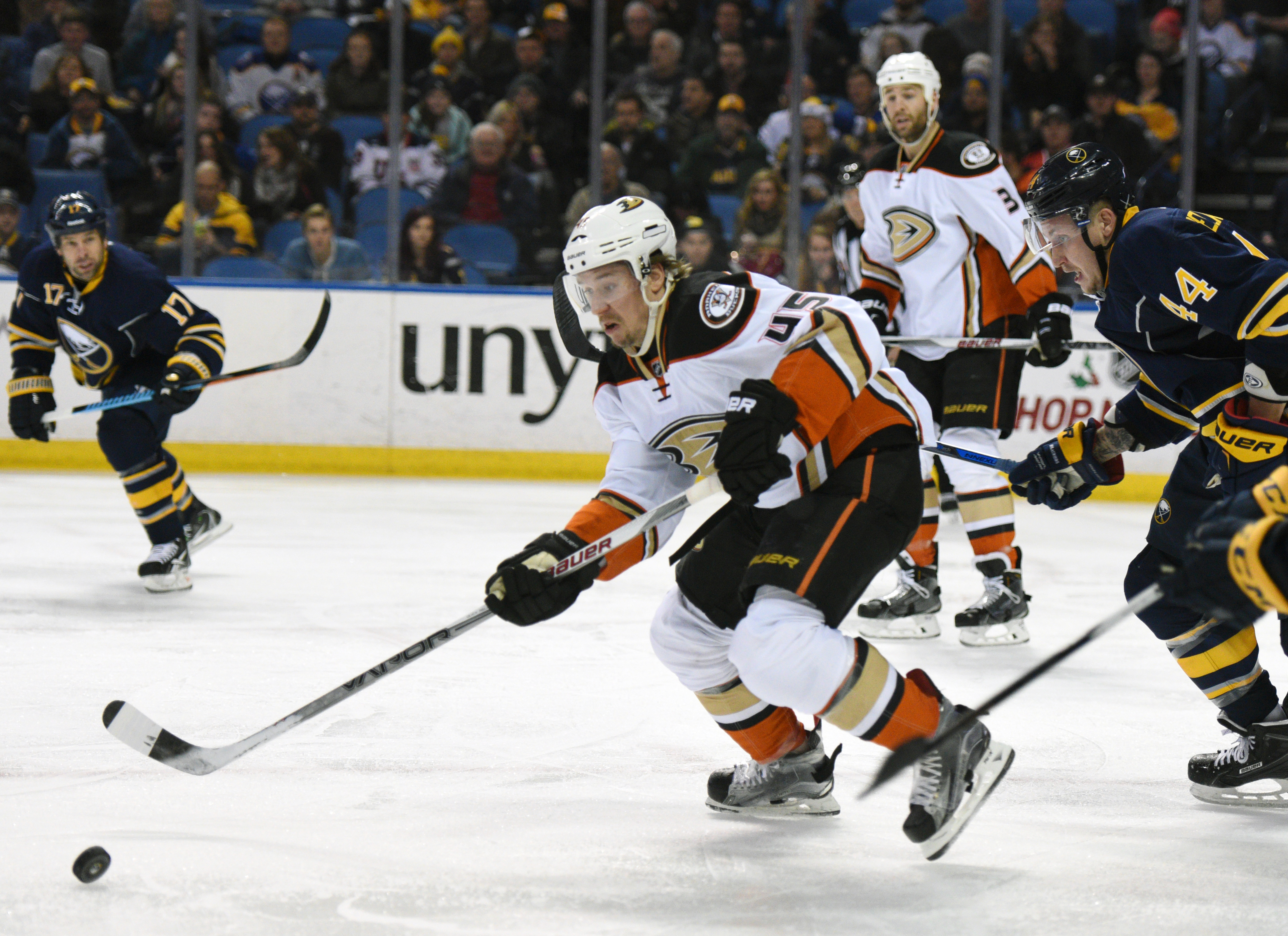 Chad Johnson stops 44 shots in Sabres' 3-0 win over Ducks