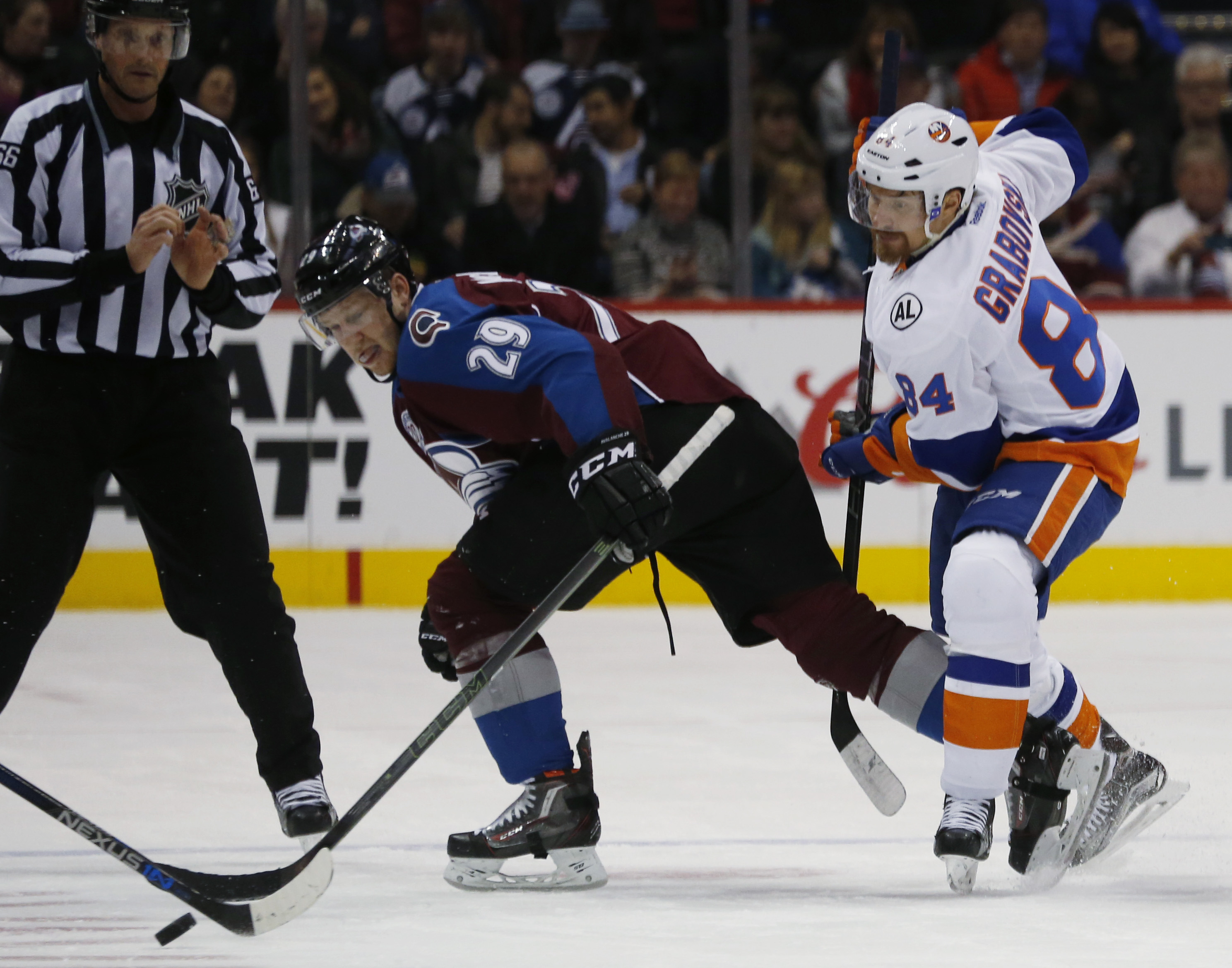 Beauchemin scores twice as Avs beat Islanders 2-1