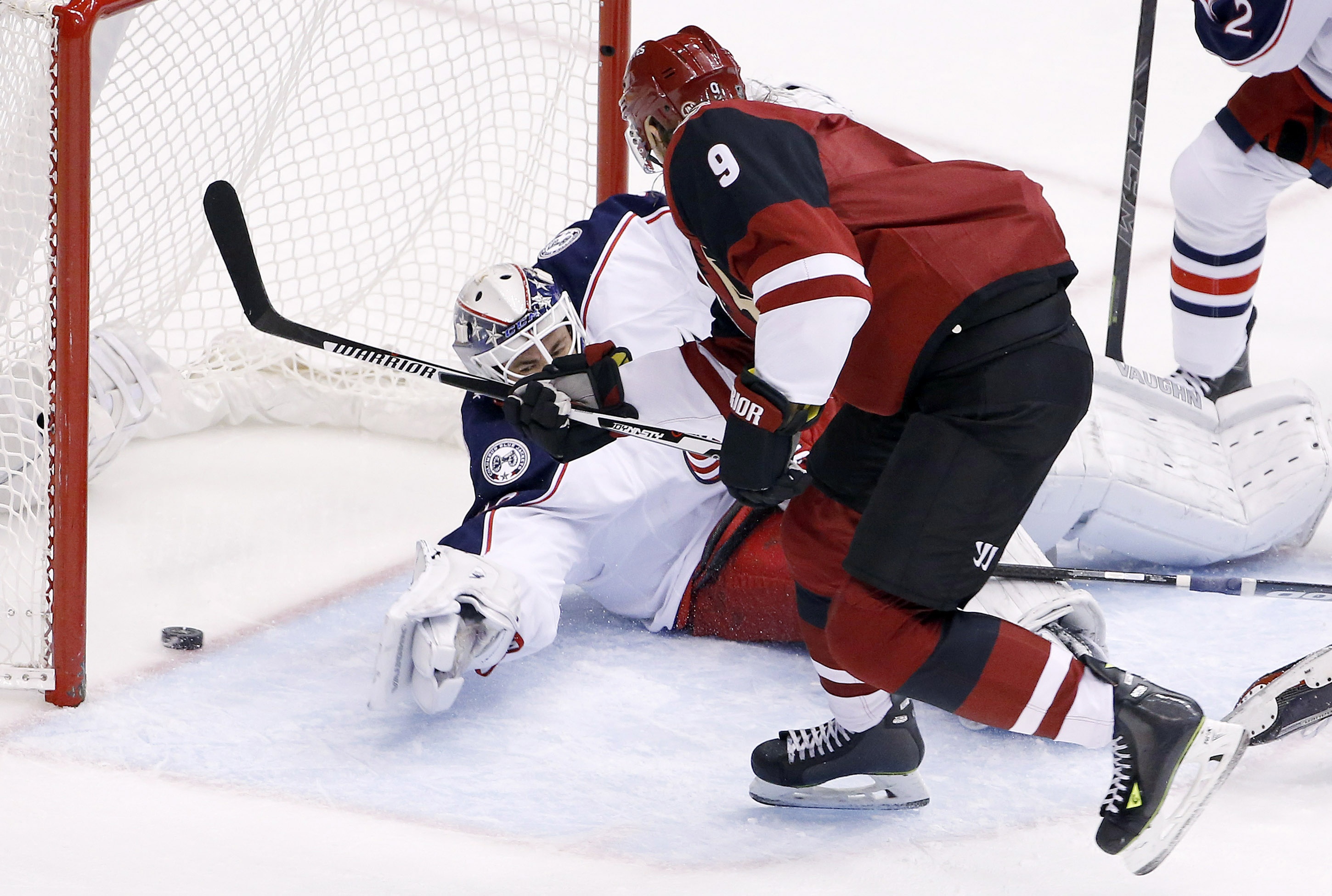 Blue Jackets beat Coyotes 7-5 to end 5-game losing streak