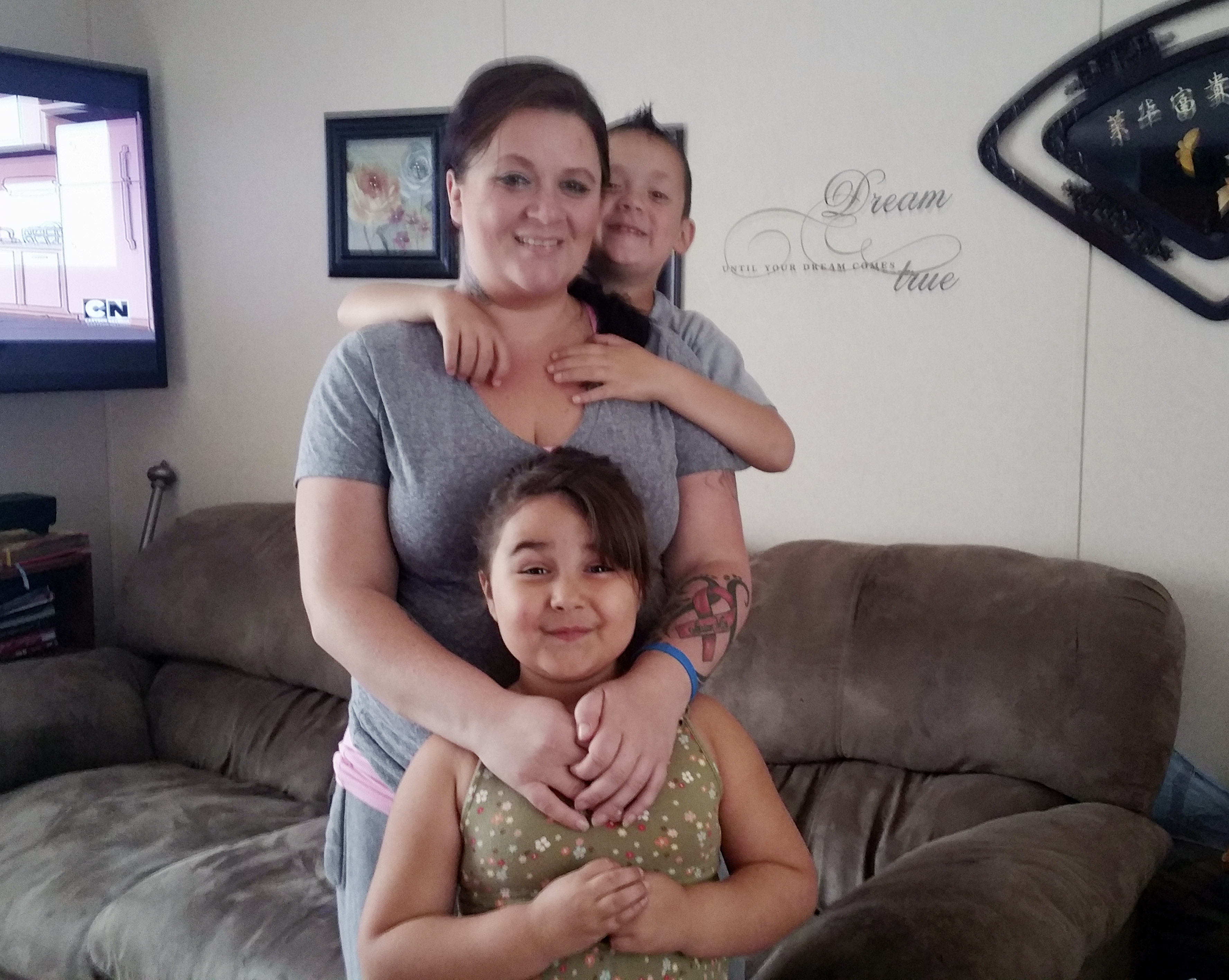 Laid-off woman's Facebook plea brings help for Christmas