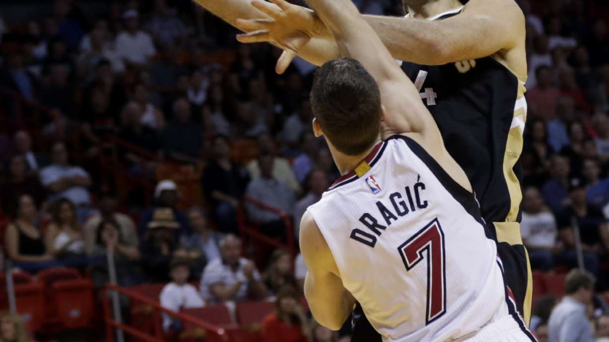 Raptors rally to finally beat Bosh, top Heat 108-94