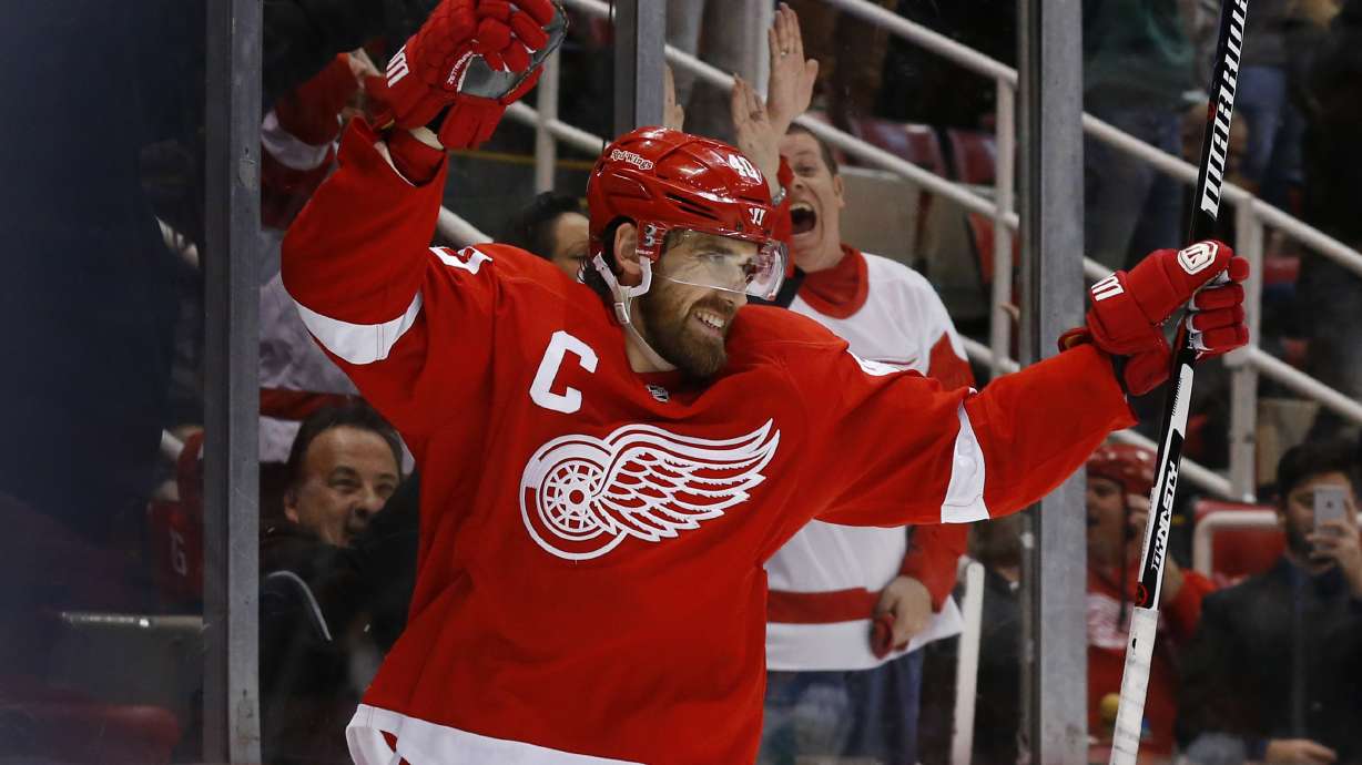 Vey's shootout goal lifts Canucks to 4-3 win over Red Wings