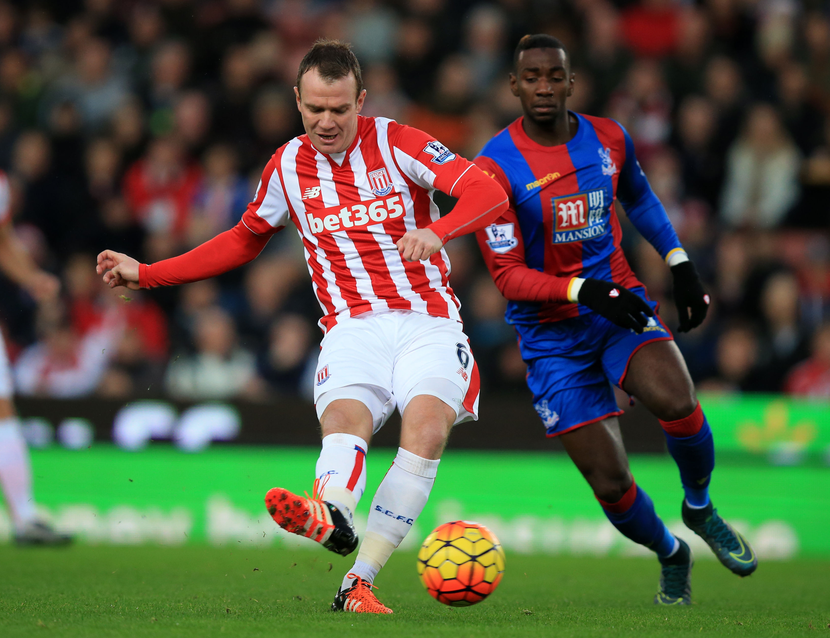 Palace beats Stoke 2-1 with late winner in EPL