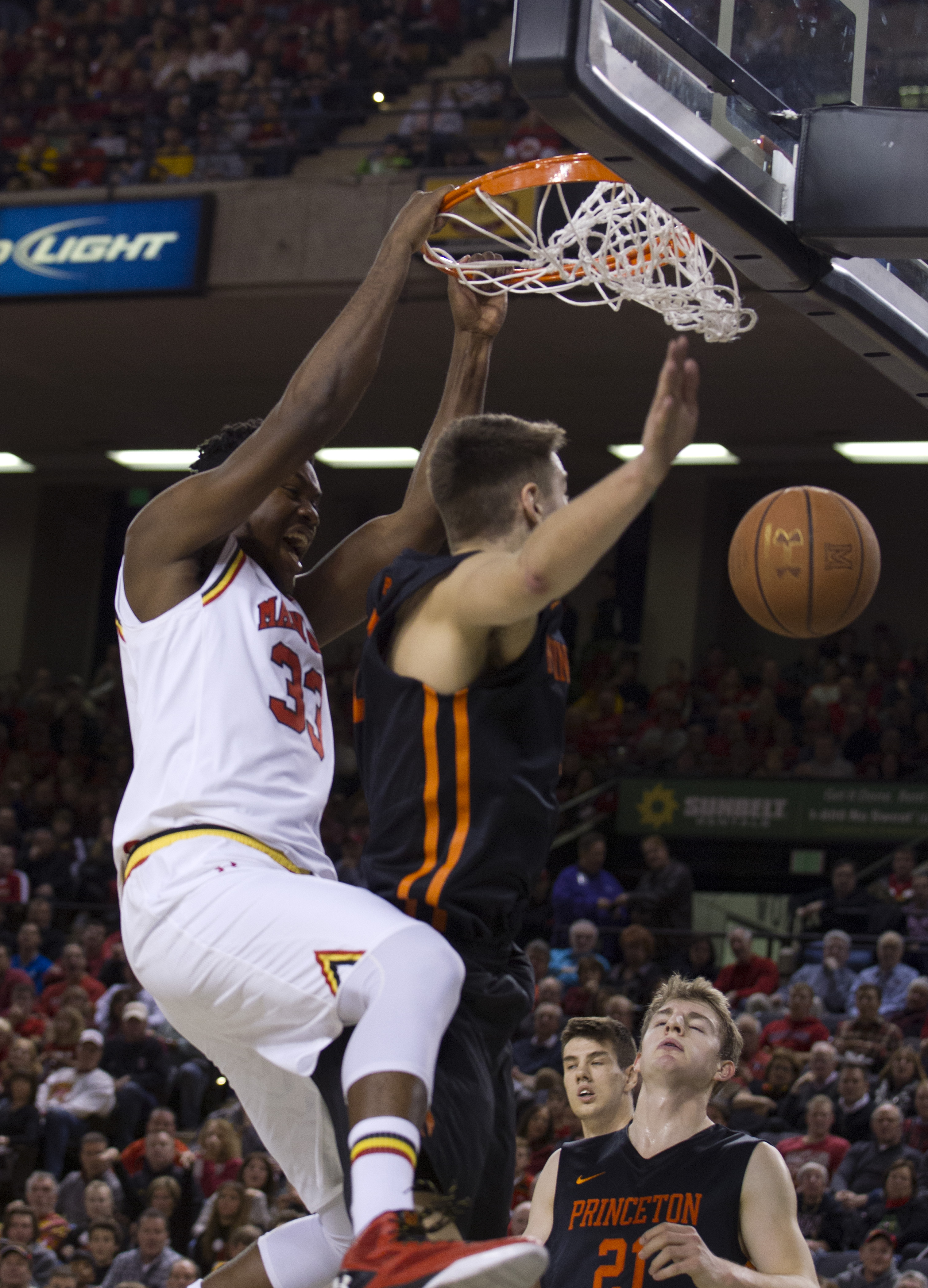 Layman scores 19 as No. 6 Maryland beats Princeton 82-61