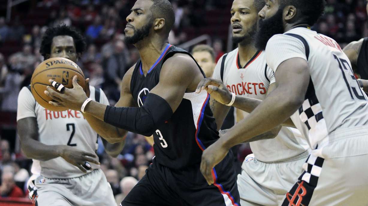 Howard leads Rockets over Clippers, 107-97