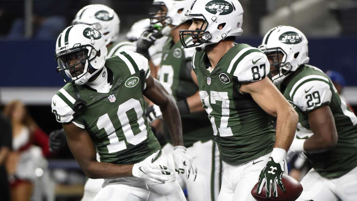 Jets top Cowboys 19-16, keep pressure on in AFC wild card