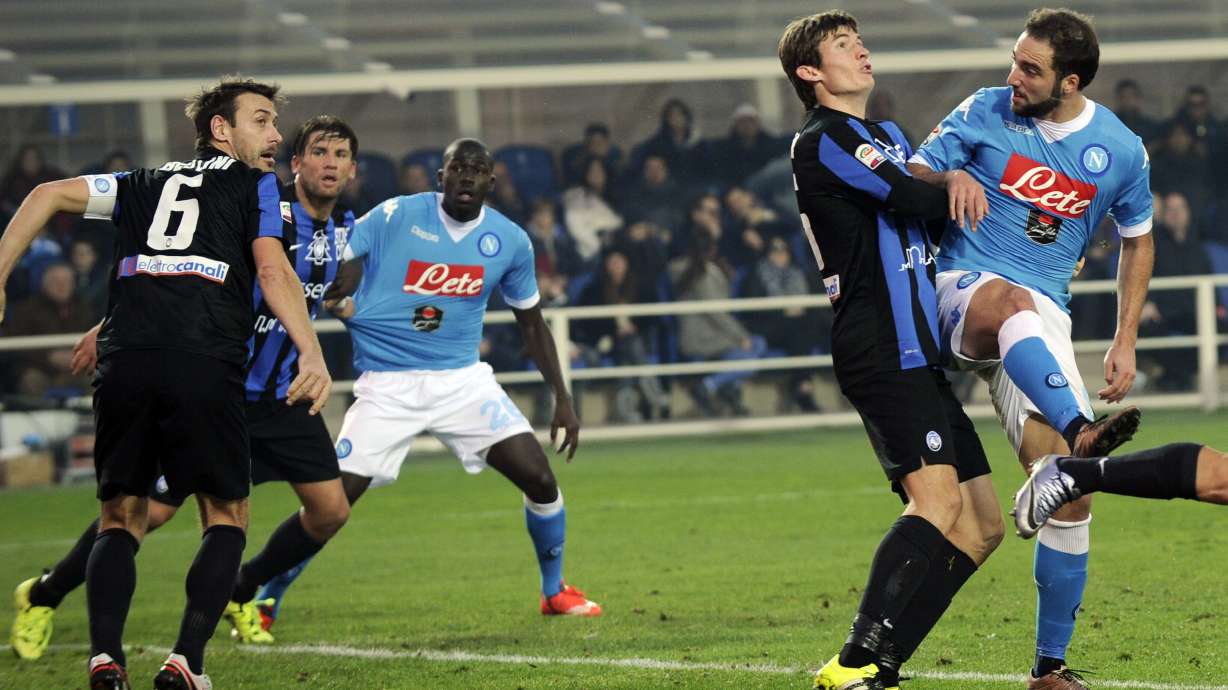 Roma ends winless streak with 2-0 victory over Genoa