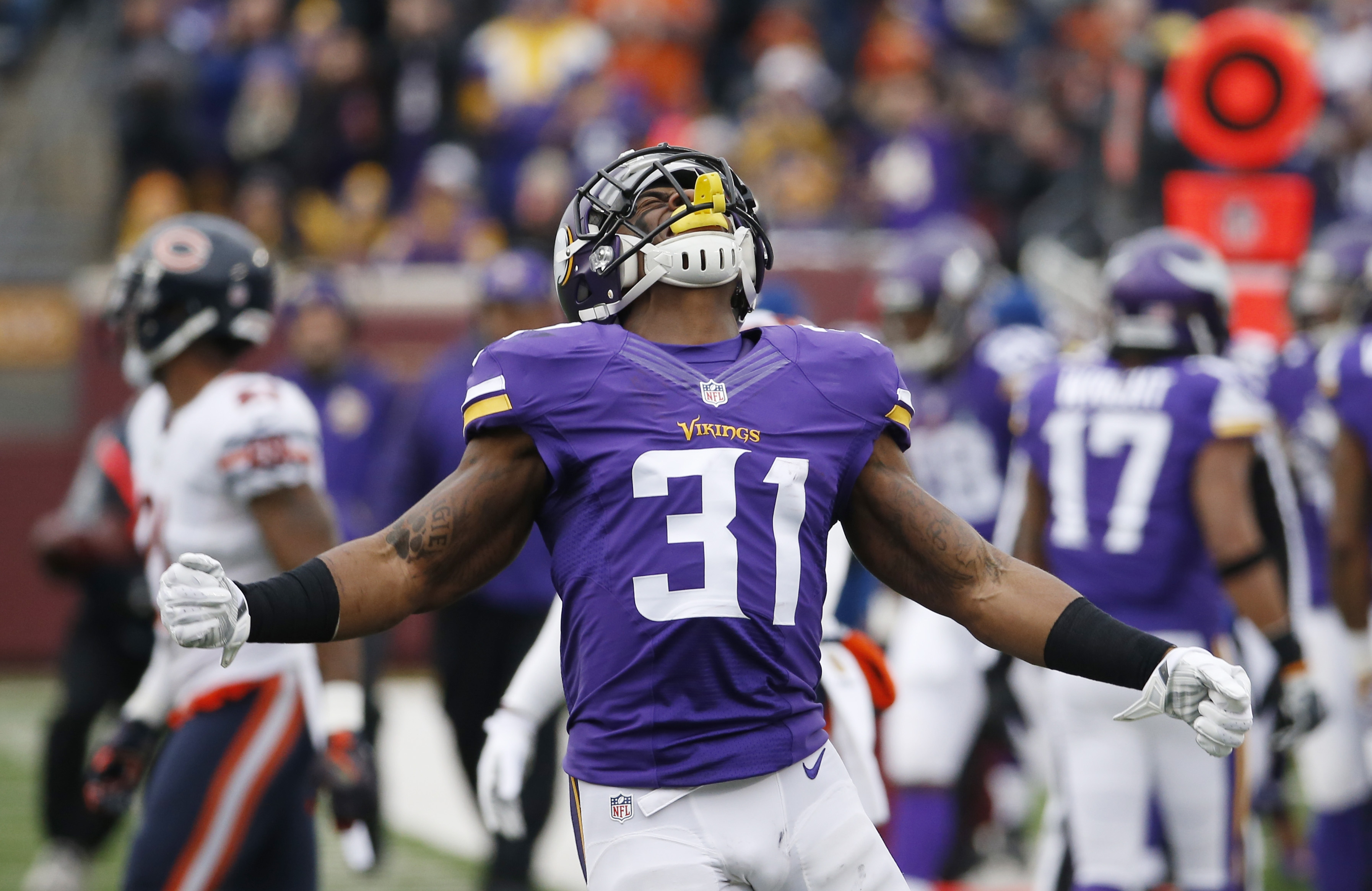 Bridgewater totals 5 TDs; Vikings blow out Bears 38-17