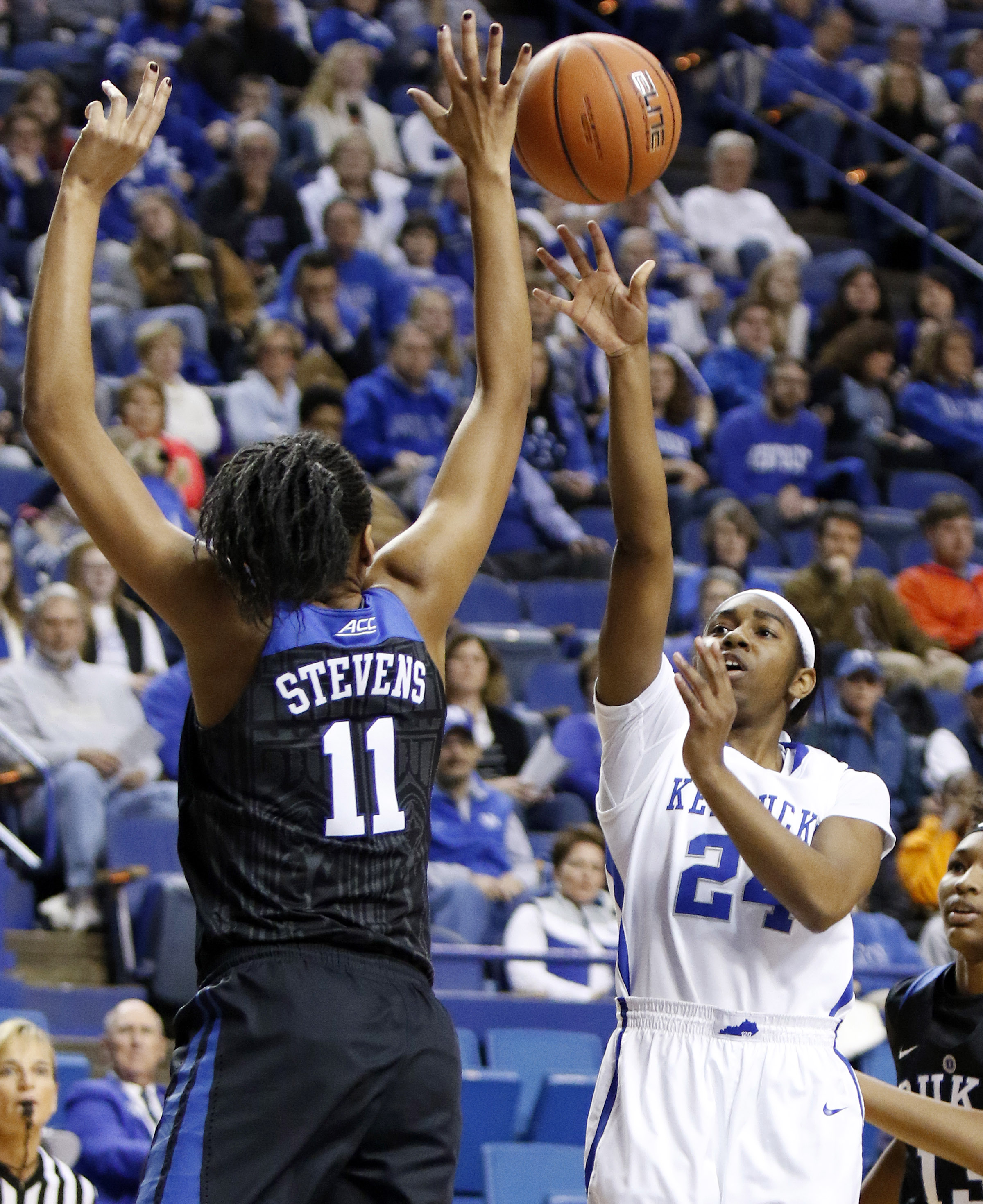 No. 8 Kentucky women beat No. 13 Duke 71-61