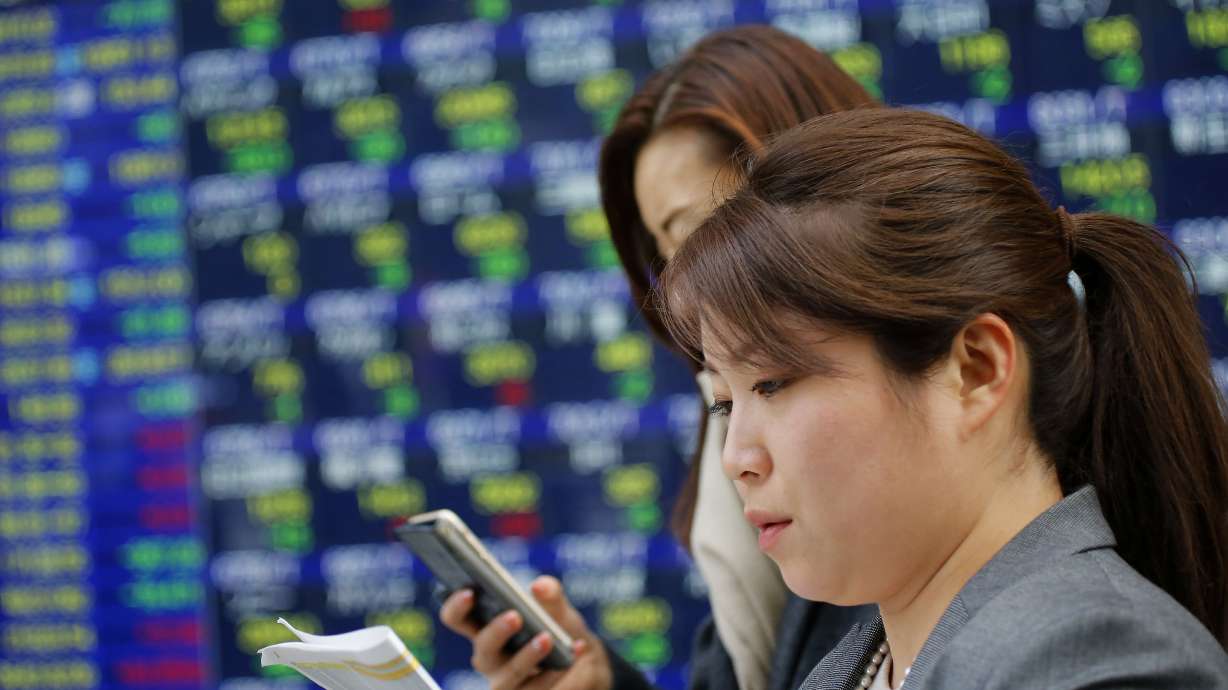 Most Asian stocks drift as investors mull China outlook