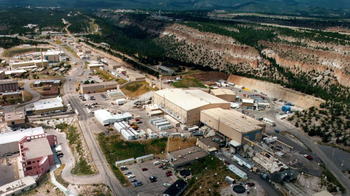 Contract to manage federal nuke lab up for grabs after 2017
