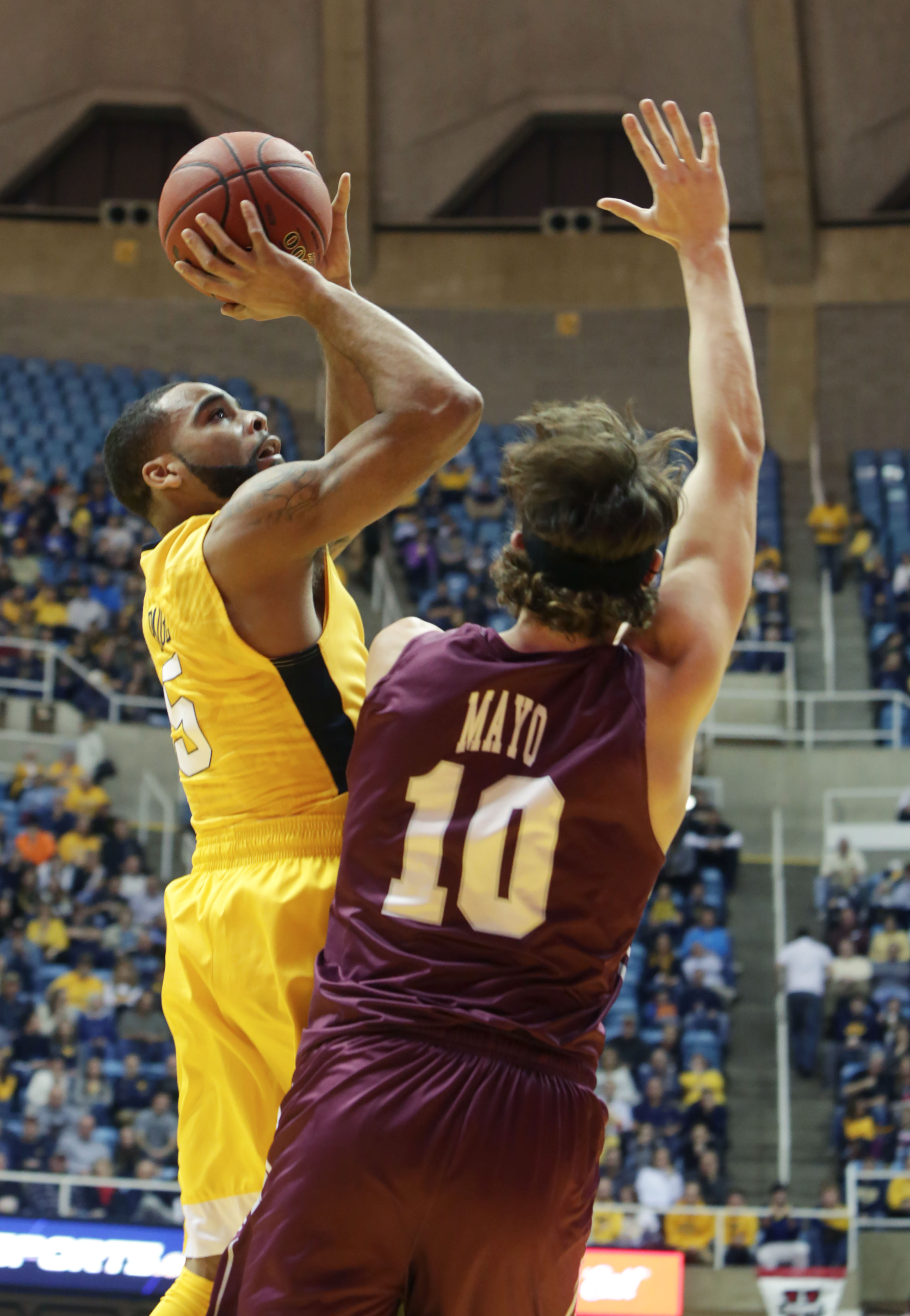 No. 19 West Virginia beats Eastern Kentucky 84-59