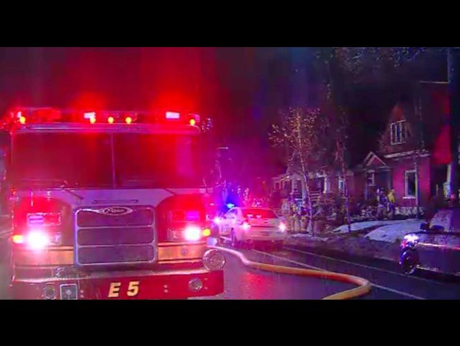 Bomberos de UT rescatan a niña de 3 años y a su mascota de una casa en llamas