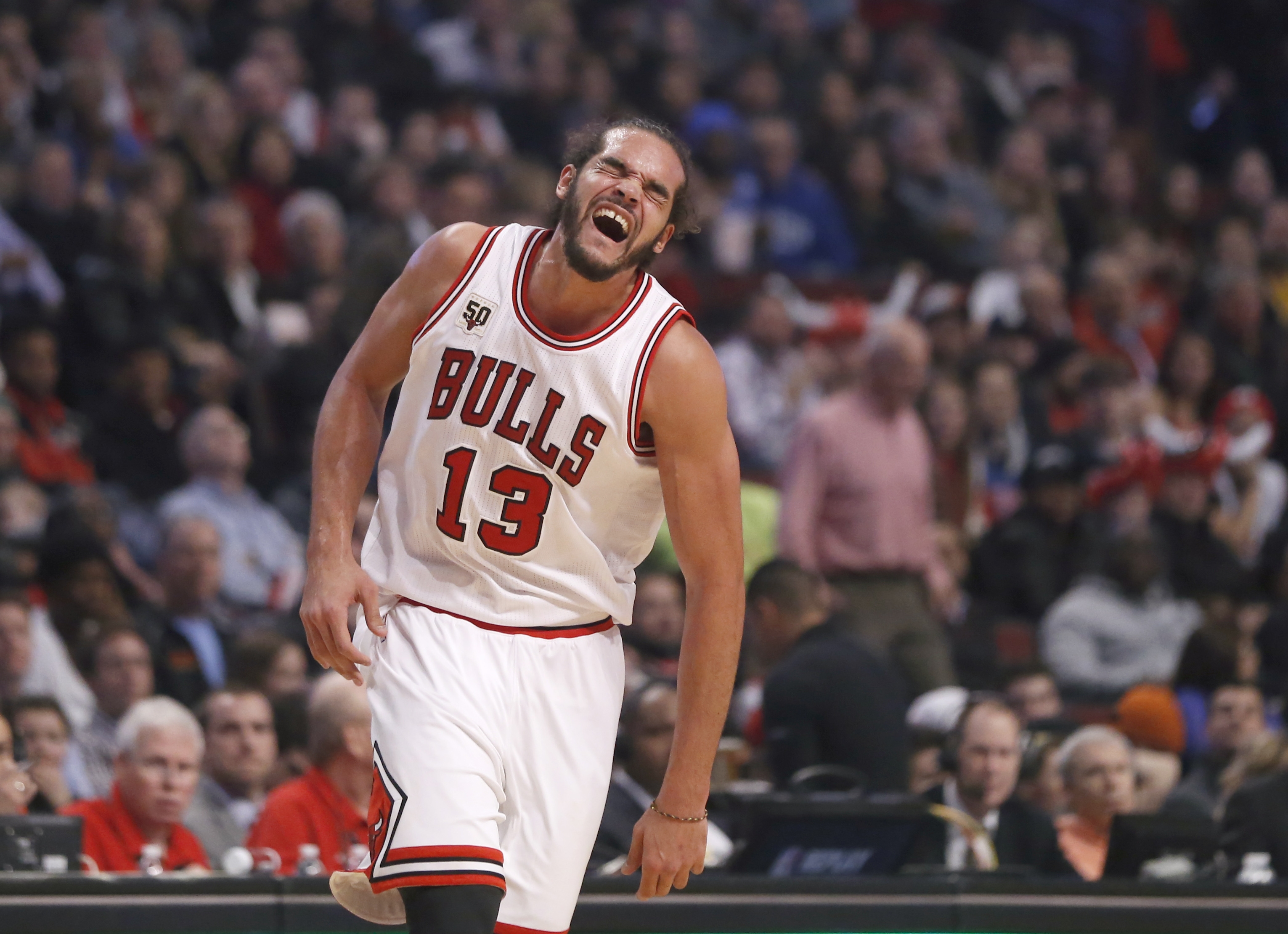 Bulls' Noah to miss at least 2 weeks with shoulder injury