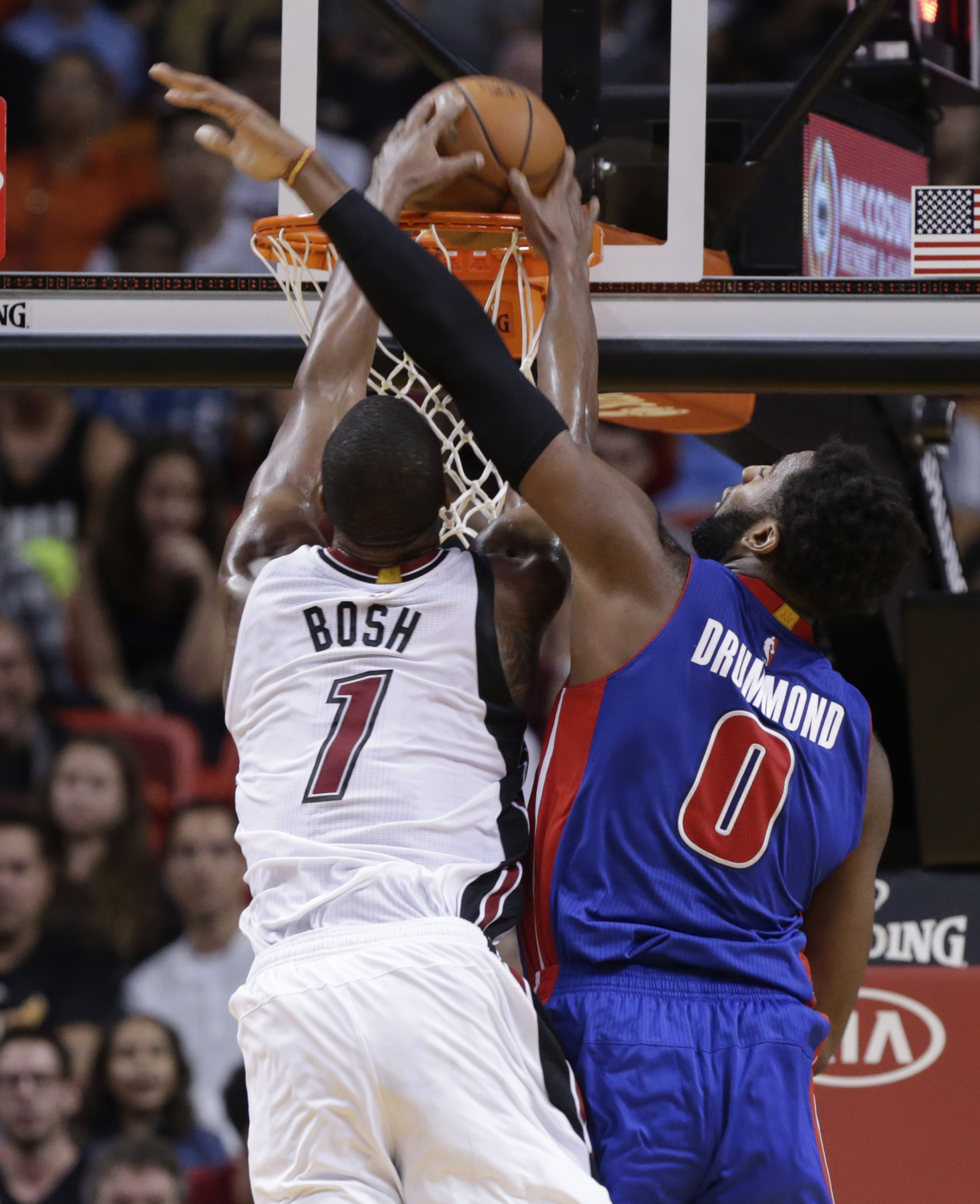 Caldwell-Pope's jumper lifts Pistons past Heat, 93-92