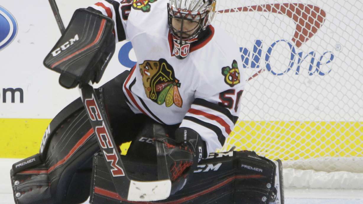 Sharp beats former team, leading Stars past Blackhawks 4-0
