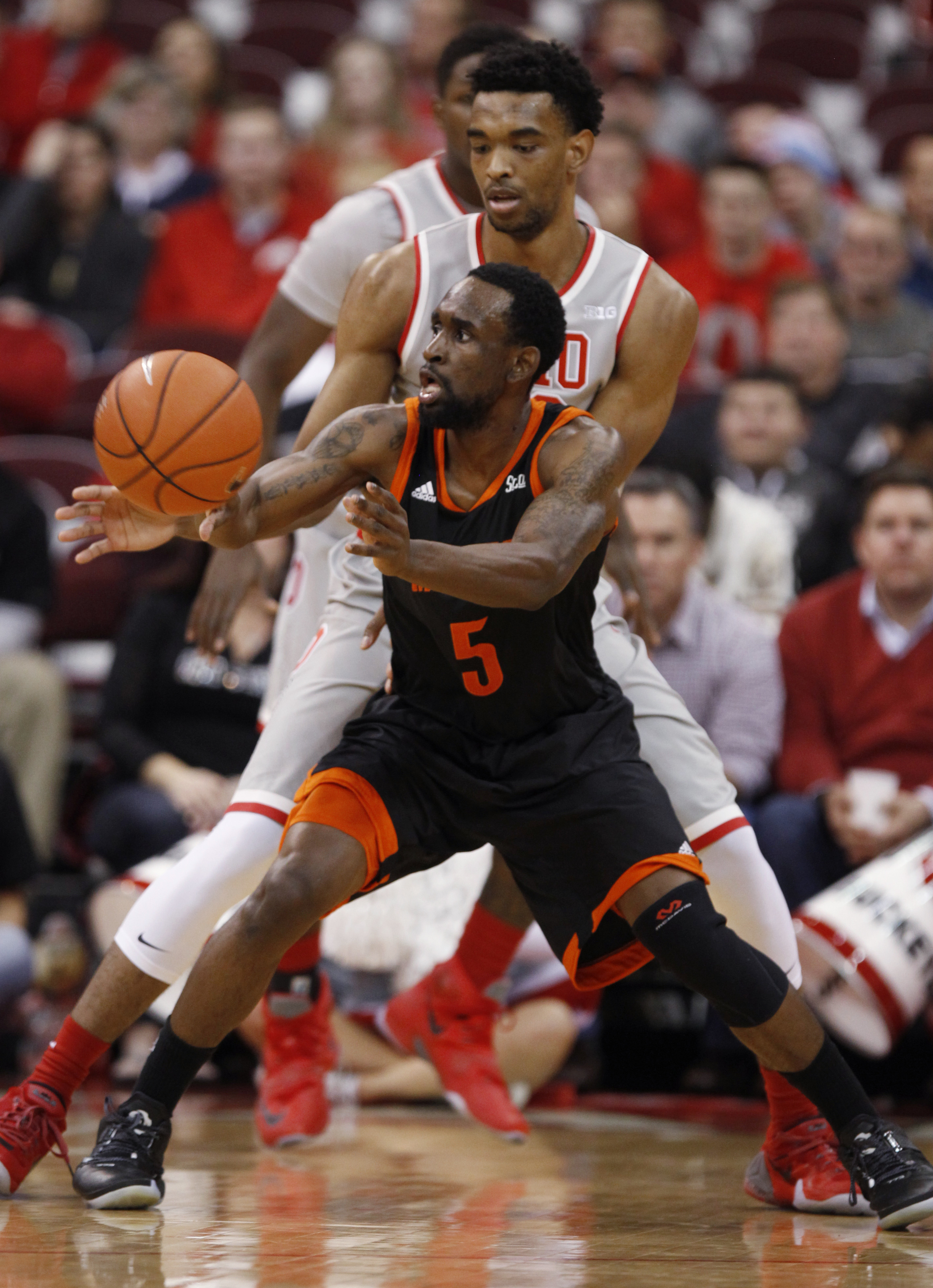 Lyle leads Ohio State to 64-44 win against Mercer