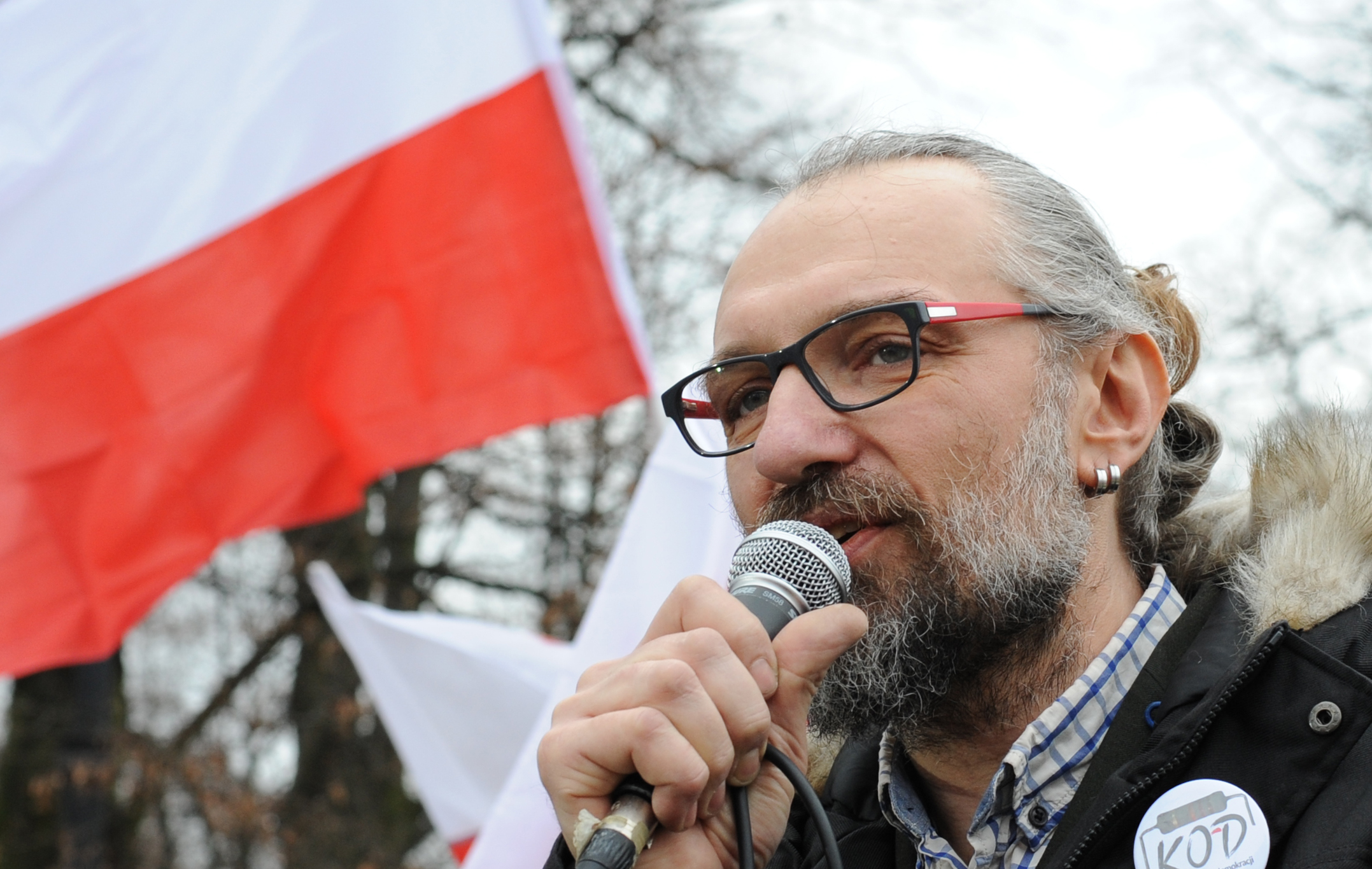 New Polish government criticized for democratic backsliding