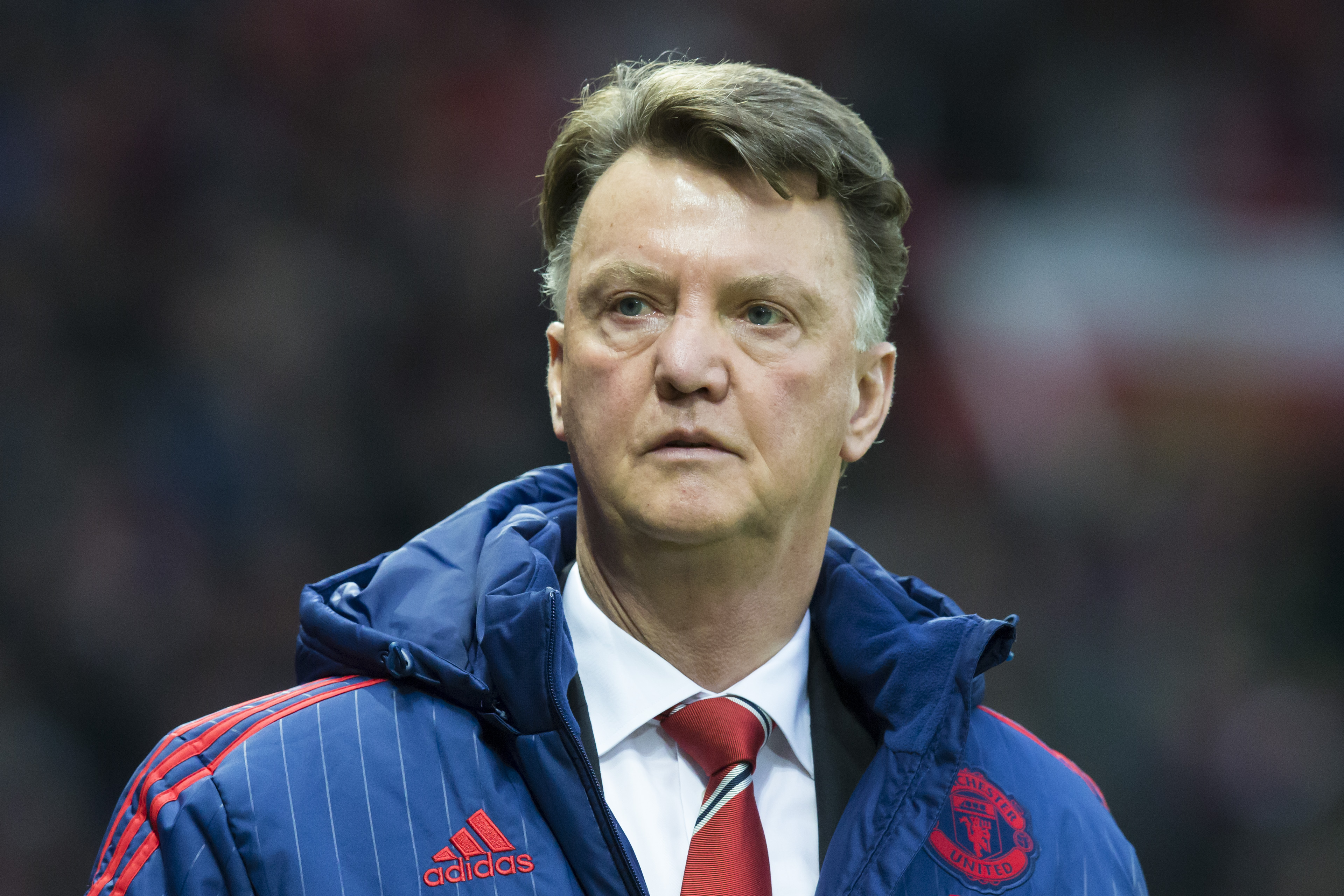 Under-pressure Van Gaal walks out of United news conference